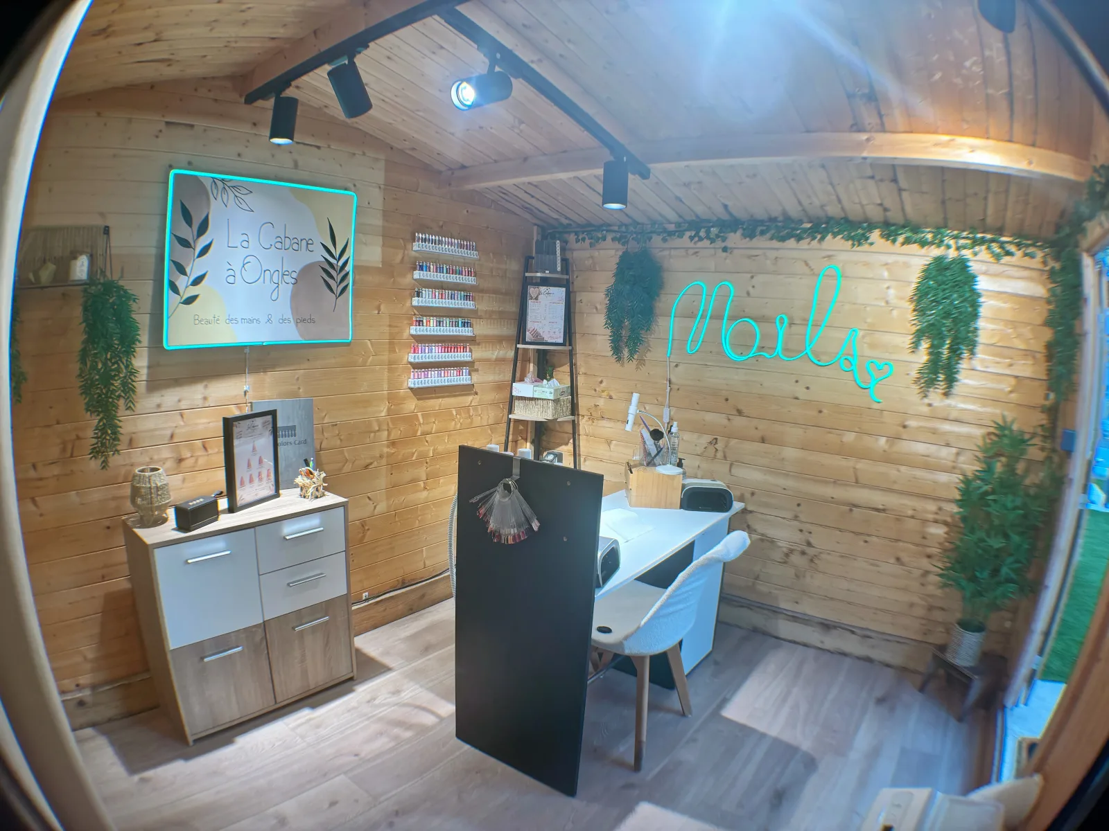 La cabane à ongles - Onglerie La Seyne-sur-Mer - La cabane à ongles - Photo Galerie - OneBooking