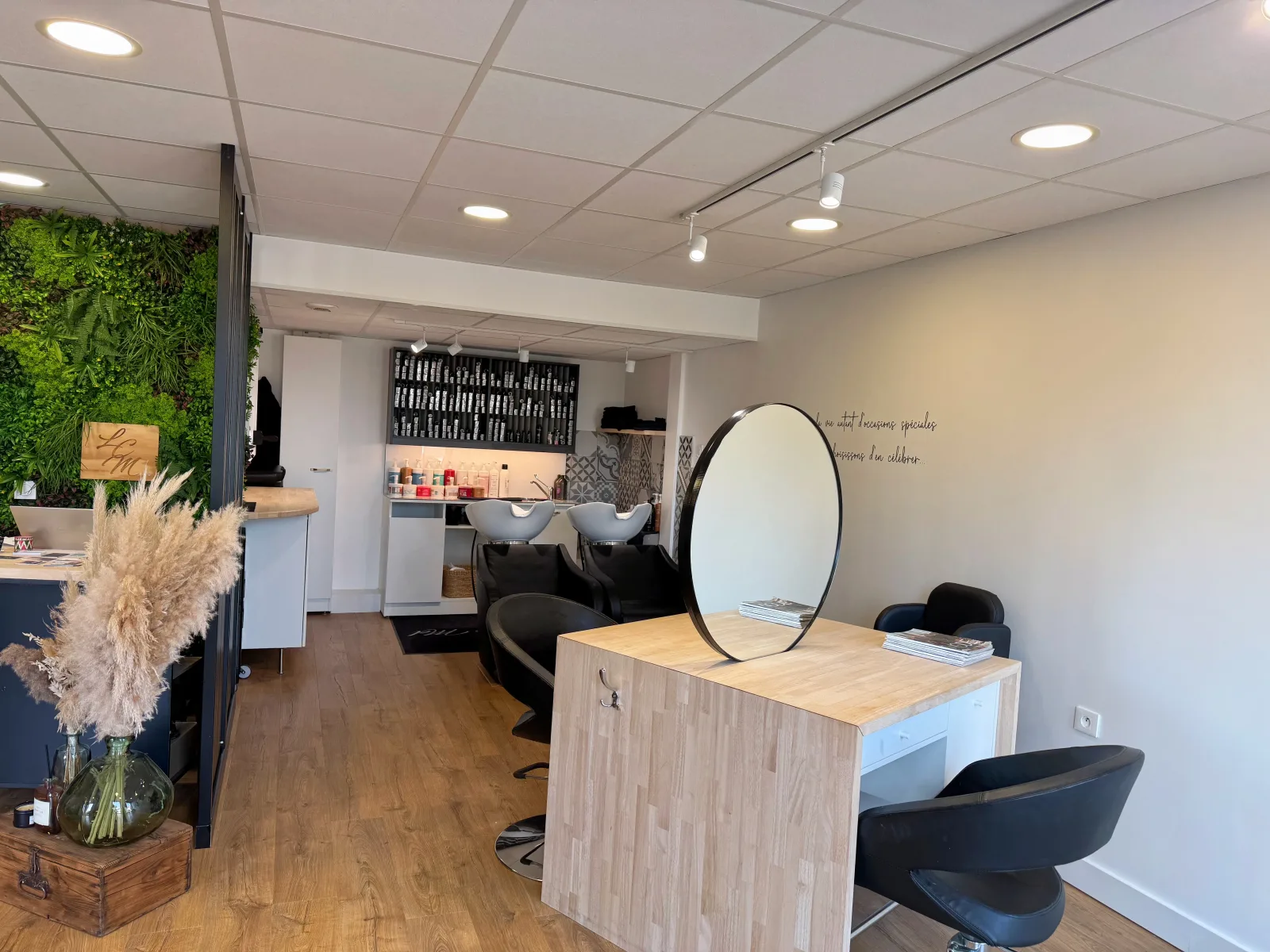 Les Ciseaux de Mel - Coiffure Seyssuel - Les Ciseaux de Mel - Photo Galerie - OneBooking