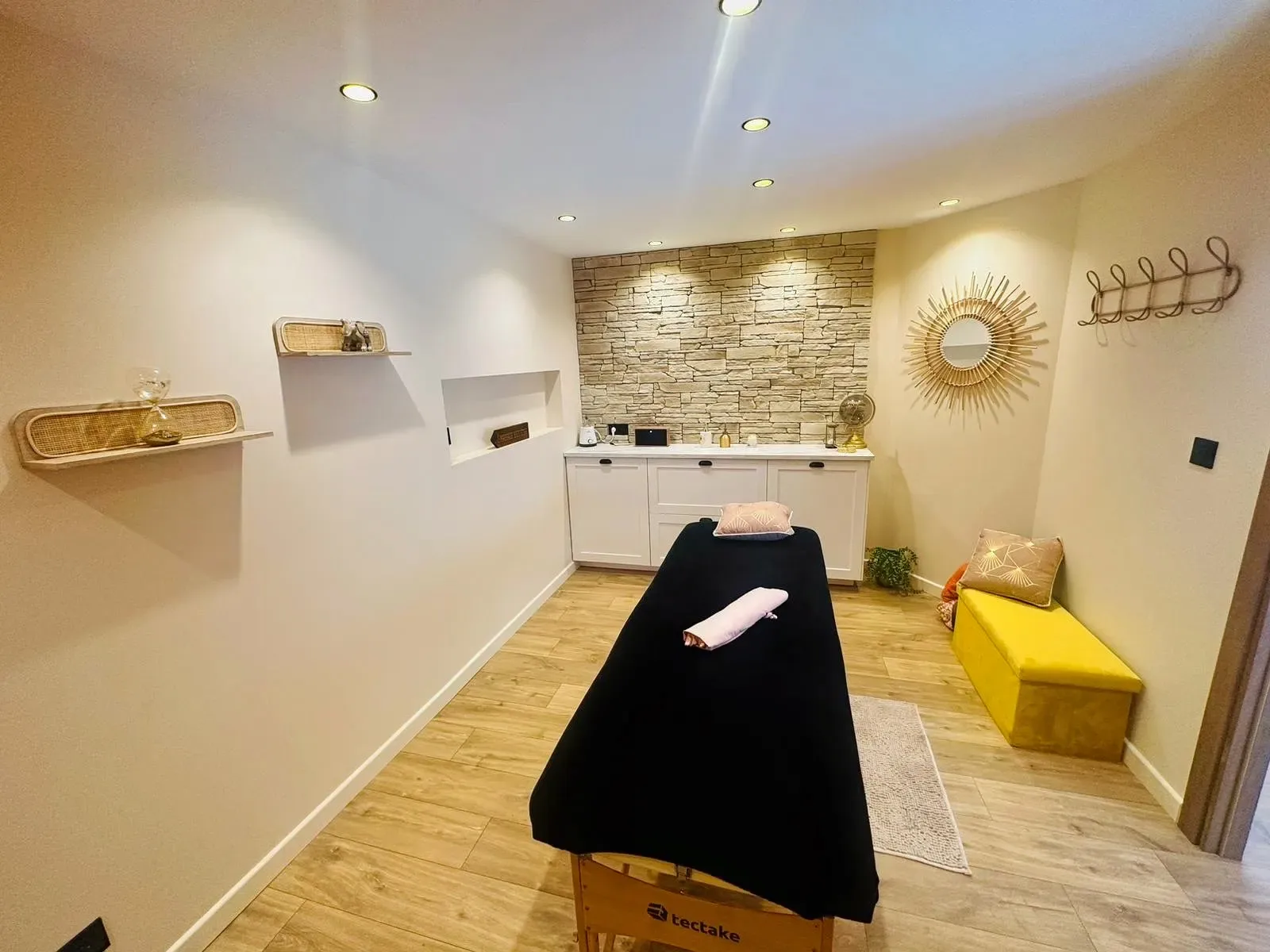 L MASSAGE BIEN-ÊTRE certifiée RENATA FRANCA | Institut exclusivement féminin ♀ - Massage Riom - L MASSAGE BIEN-ÊTRE certifiée RENATA FRANCA | Institut exclusivement féminin ♀ - Photo Galerie - OneBooking