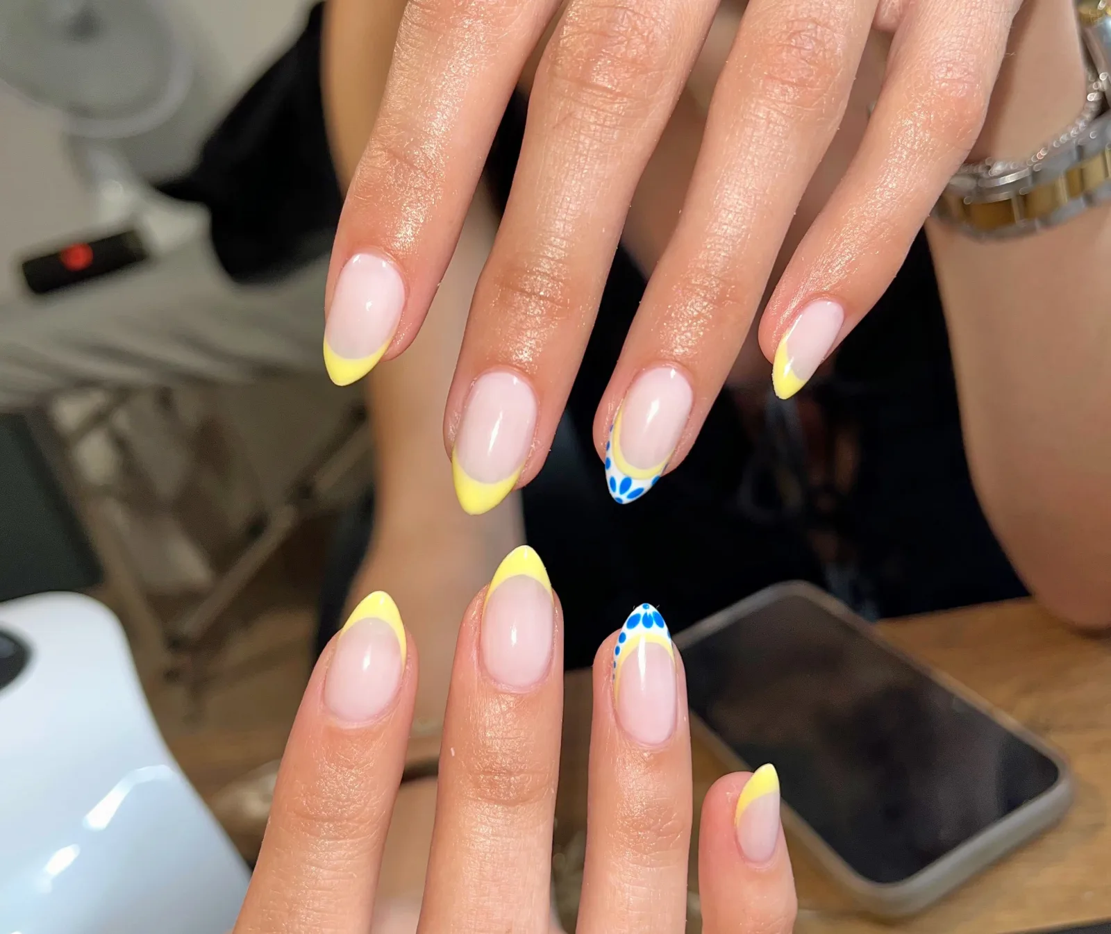 Les ongles de Vivi - Onglerie L'Isle-sur-la-Sorgue - Les ongles de Vivi - Photo Galerie - OneBooking