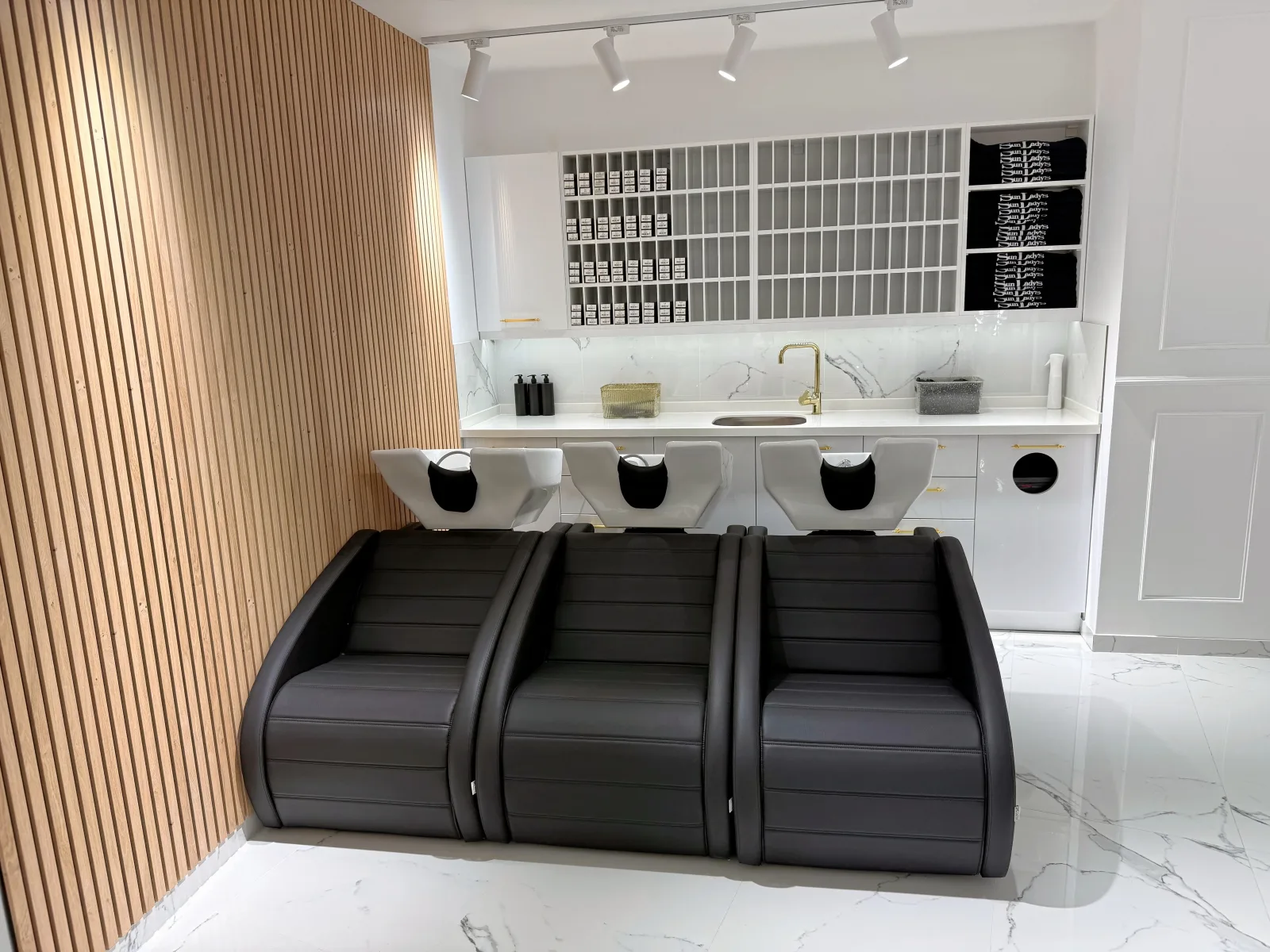 Sun Lady’s Kremlin - Onglerie Paris - Sun Lady’s Kremlin - Photo Galerie - OneBooking