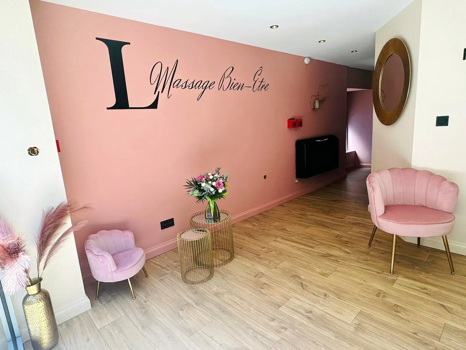 L MASSAGE BIEN-ÊTRE certifiée RENATA FRANCA | Institut exclusivement féminin ♀ - Massage Riom - L MASSAGE BIEN-ÊTRE certifiée RENATA FRANCA | Institut exclusivement féminin ♀ - Photo Galerie - OneBooking
