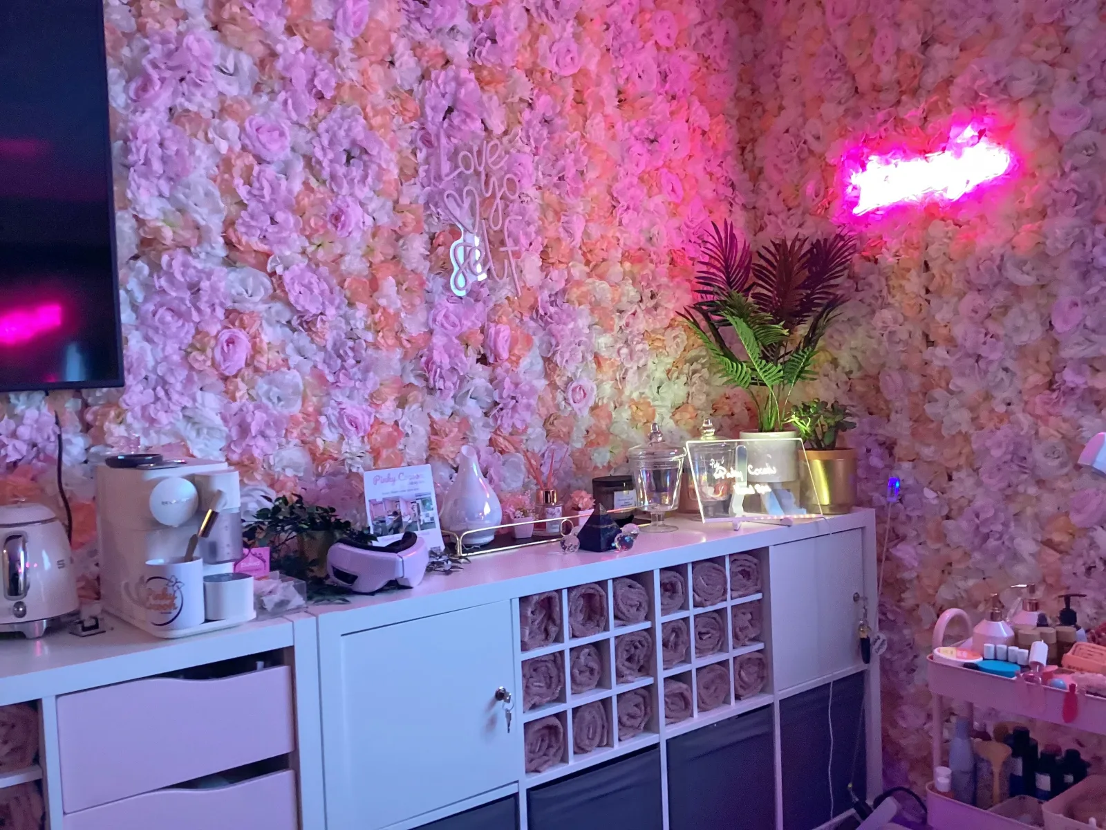 Pinky Cocoon - Head Spa - Massage Ferney-Voltaire - Pinky Cocoon - Head Spa - Photo Galerie - OneBooking