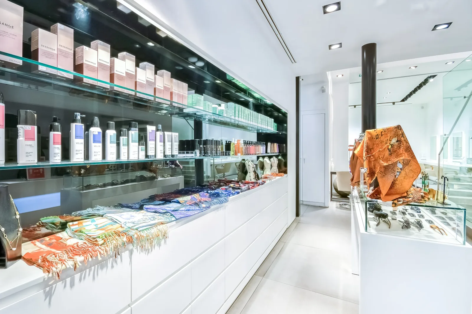 DESSANGE - Toulouse Croix Baragnon - Coiffure Toulouse - DESSANGE - Toulouse Croix Baragnon - Photo Galerie - OneBooking