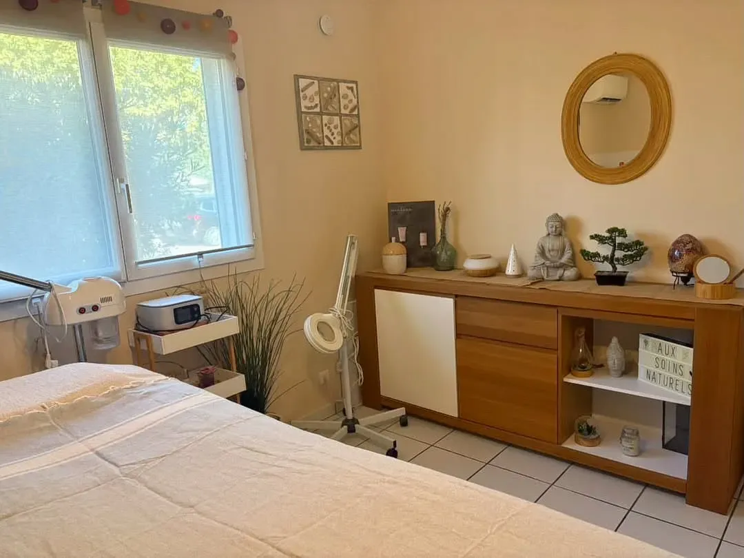 Aux soins Naturels - Massage La Crau - Aux soins Naturels - Photo Galerie - OneBooking
