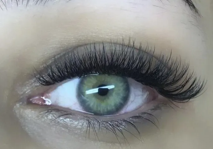 Luxury Lashes - Institut de beauté Ferney-Voltaire - Luxury Lashes - Photo Galerie - OneBooking