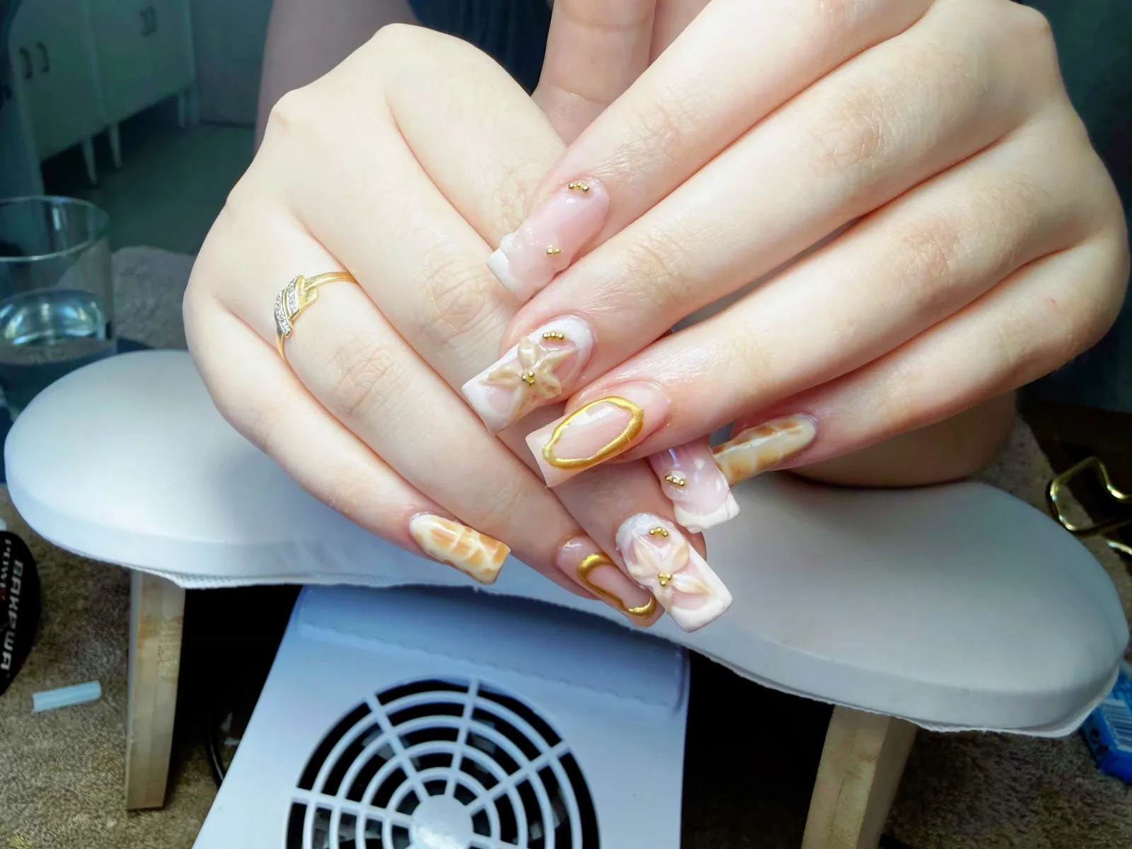 L. BEAUTY 83 - Onglerie Cuers - L. BEAUTY 83 - Photo Galerie - OneBooking