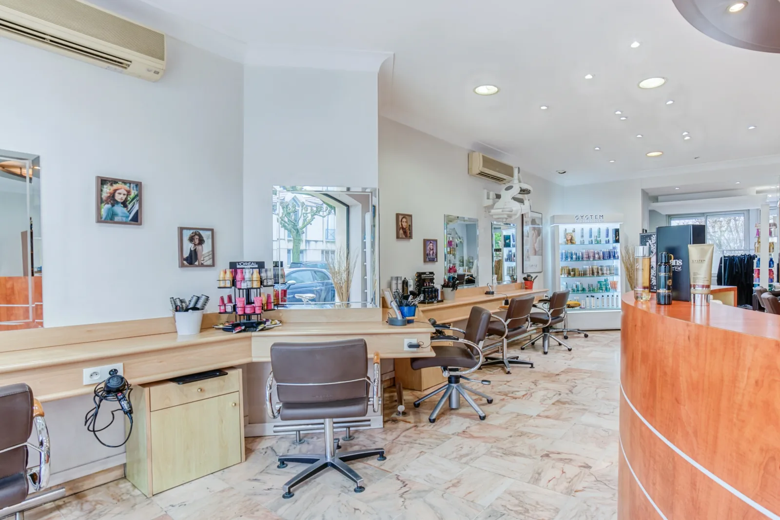 Viva La Vie by Arnault Coiffure - Guiton - Coiffure La Rochelle - Viva La Vie by Arnault Coiffure - Guiton - Photo Galerie - OneBooking