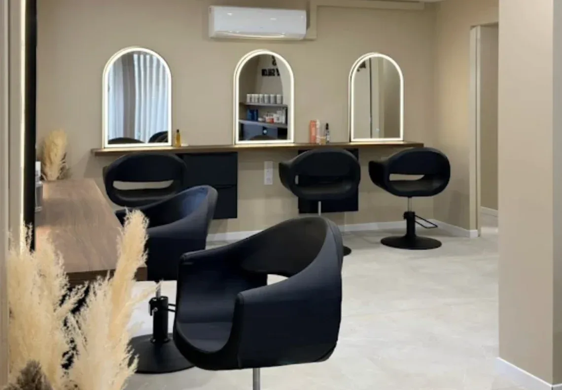 Glow Salon - Coiffure La Verpillière - Glow Salon - Photo Galerie - OneBooking