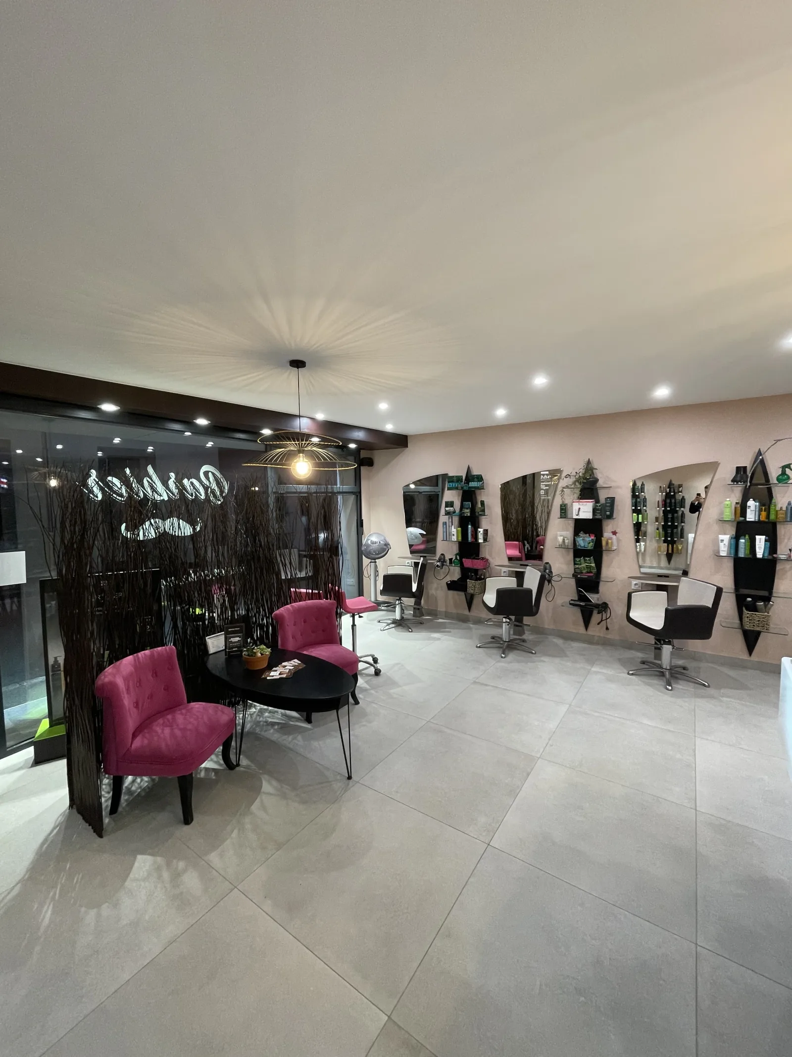 Chic en couleur - Coiffure Évron - Chic en couleur - Photo Galerie - OneBooking