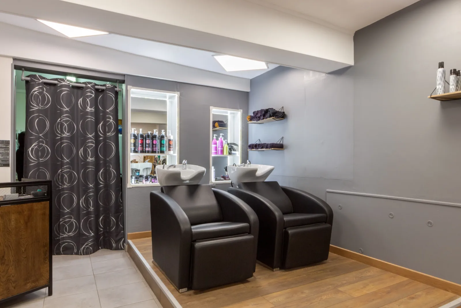 Le salon by Cecile et Virginie - Coiffure Revel - Le salon by Cecile et Virginie - Photo Galerie - OneBooking