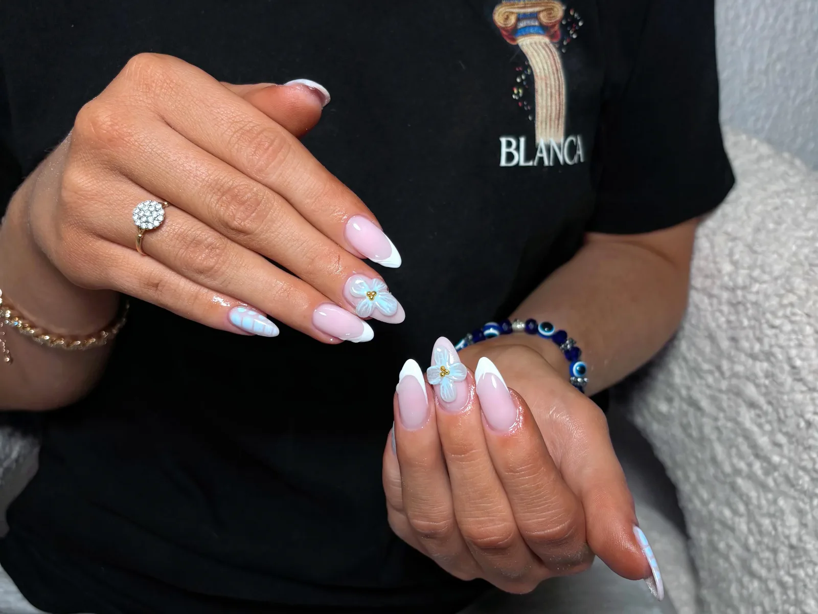 Mina Beauty - Ongles&Cils - Onglerie Bonneuil-sur-Marne - Mina Beauty - Ongles&Cils - Photo Galerie - OneBooking
