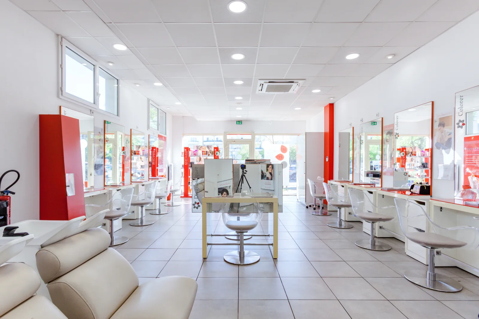 Salon KBlou - Coiffure Guyancourt - Salon KBlou - Photo Galerie - OneBooking
