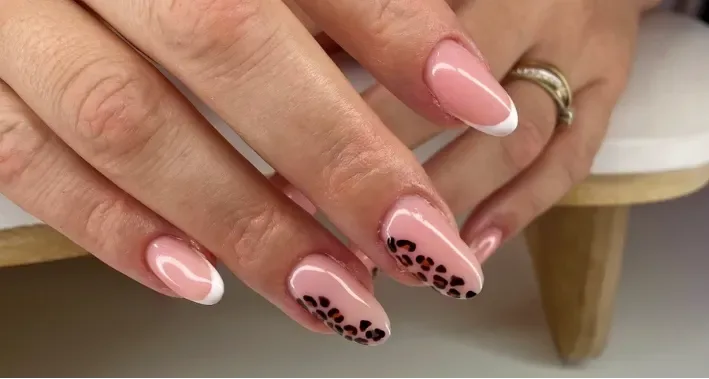 Girls & Nails - Onglerie Carbonne - Girls & Nails - Photo Galerie - OneBooking