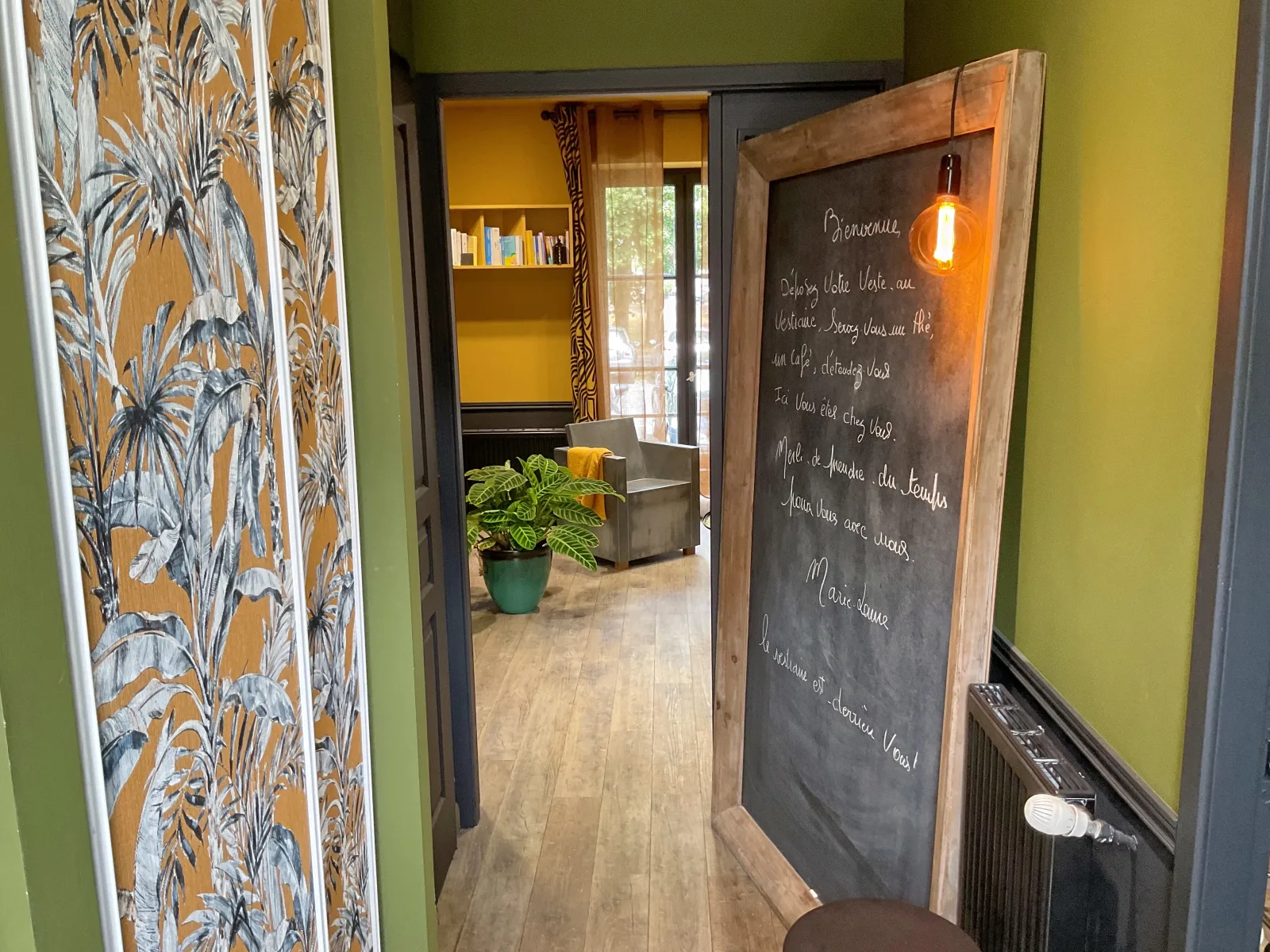 Marie laure en aparté - Coiffure Senlis - Marie laure en aparté - Photo Galerie - OneBooking
