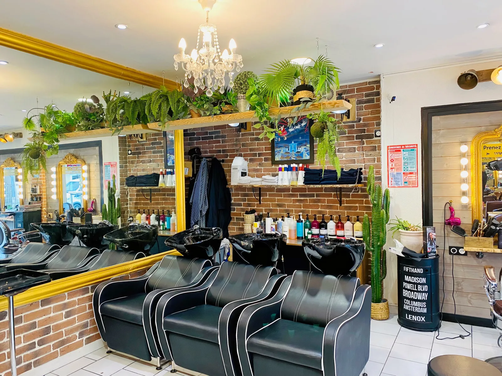 Salon Michel - Coiffure Le Pradet - Salon Michel - Photo Galerie - OneBooking