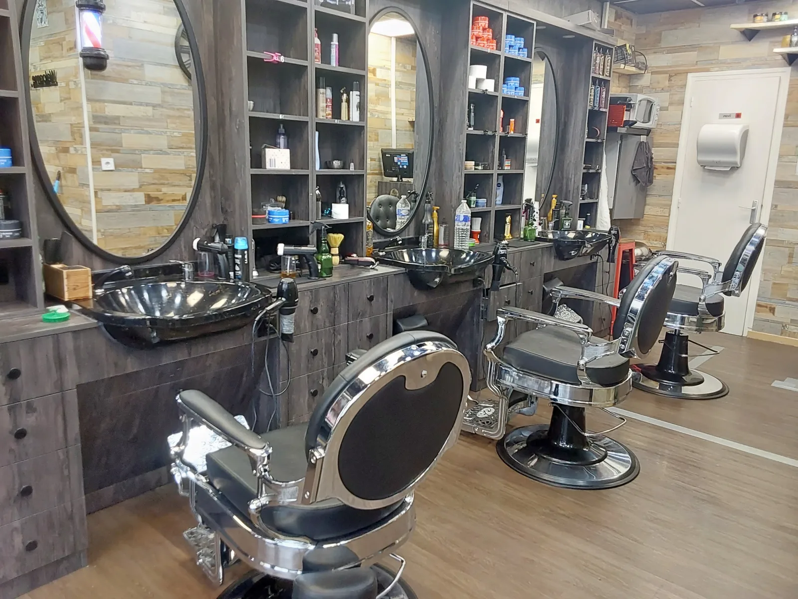 Barbershop Haute Coiffure SQY - Coiffure Guyancourt - Barbershop Haute Coiffure SQY - Photo Galerie - OneBooking