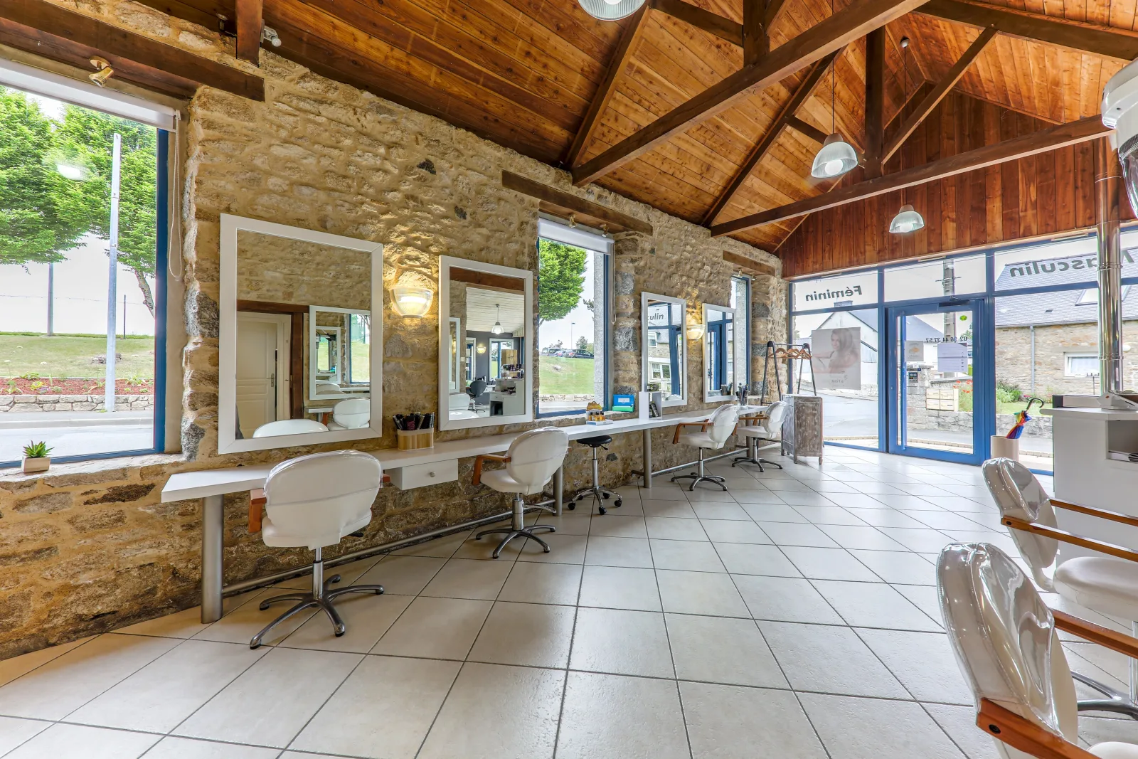Zenitude - Coiffure Ploumagoar - Zenitude - Photo Galerie - OneBooking