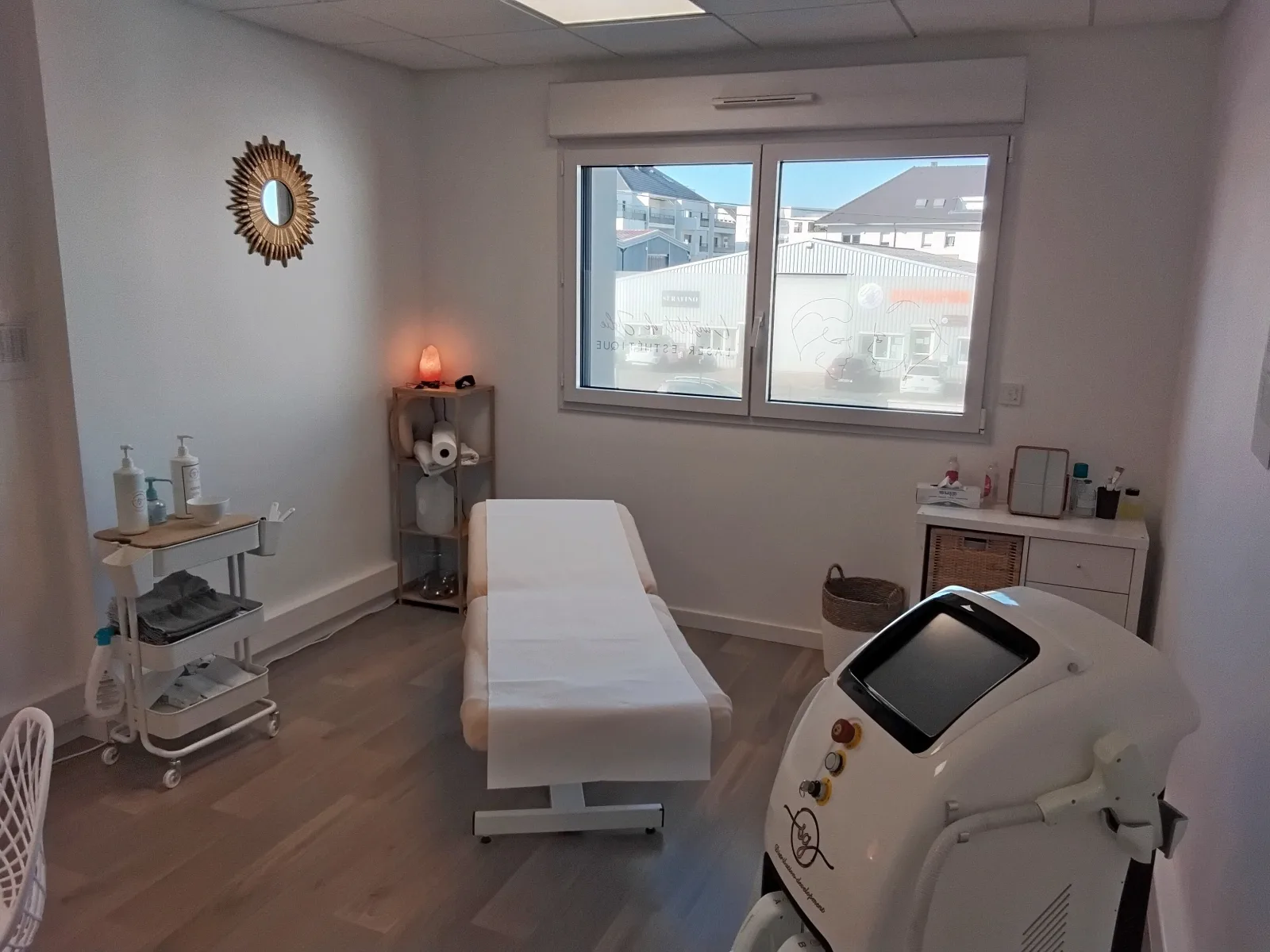 L’institut De Julie Laser Esthetique - Institut de beauté Fontaine-lès-Dijon - L’institut De Julie Laser Esthetique - Photo Galerie - OneBooking