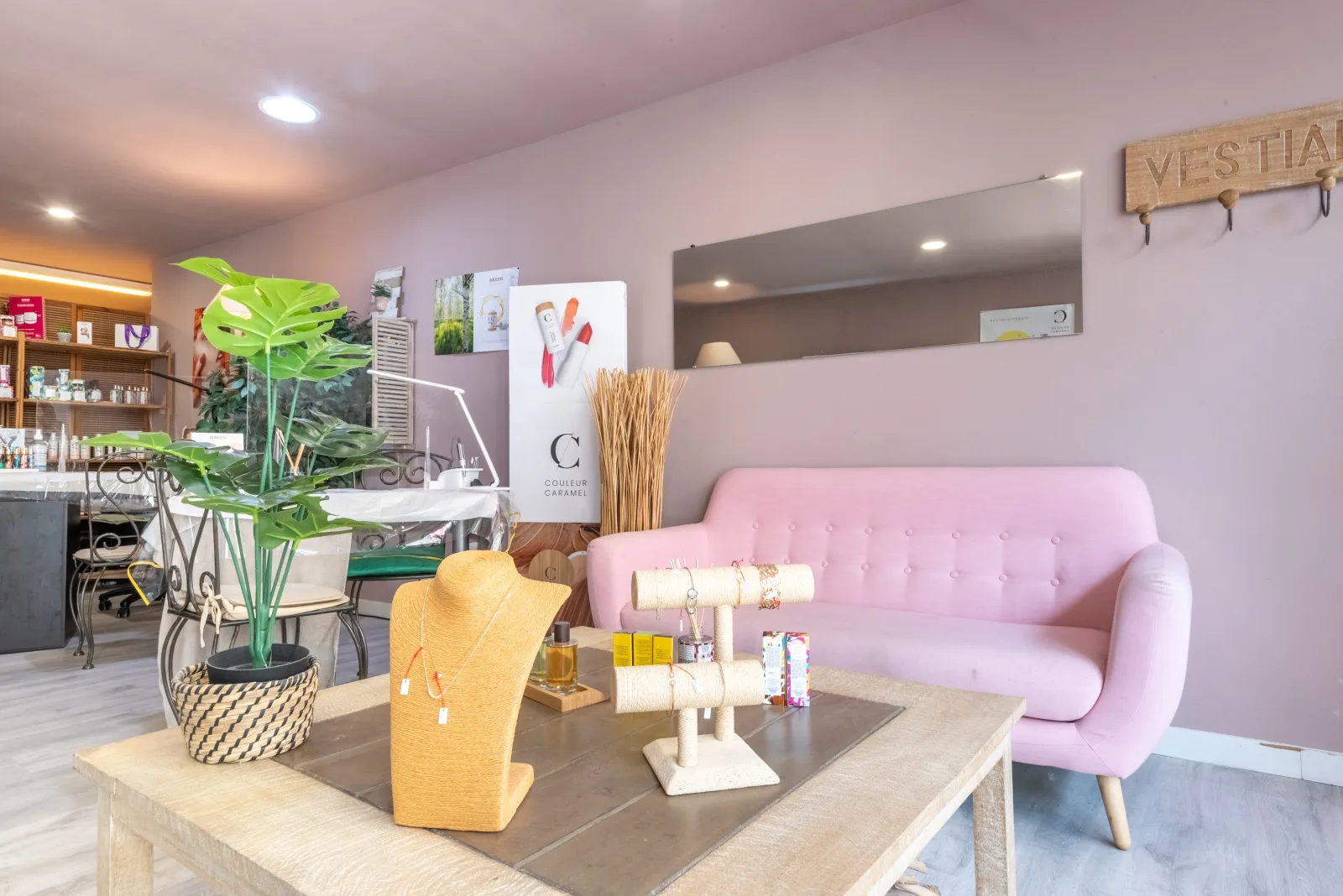 Barbara Nails Institut - Institut de beauté Romans-sur-Isère - Barbara Nails Institut - Photo Galerie - OneBooking