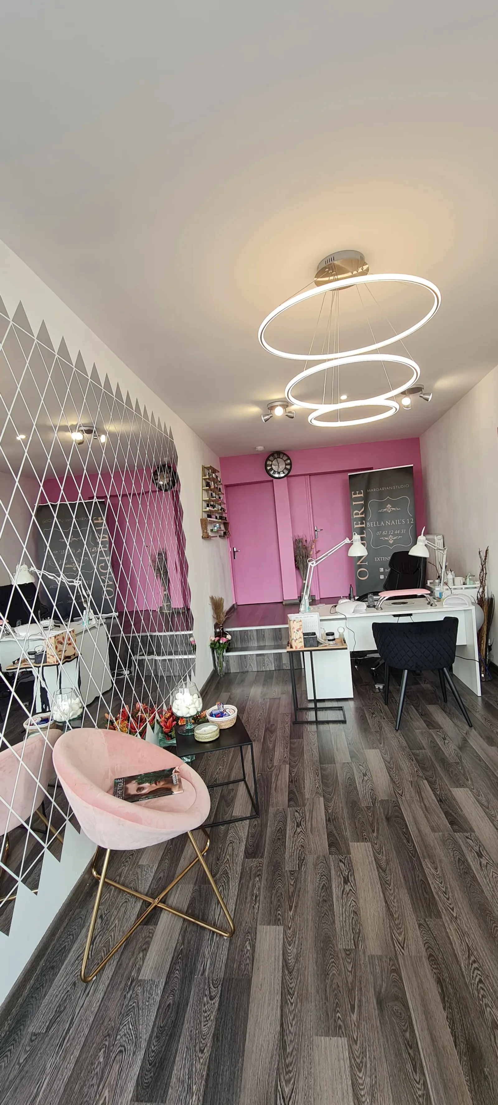 Bella Nails - Onglerie Rodez - Bella Nails - Photo Galerie - OneBooking