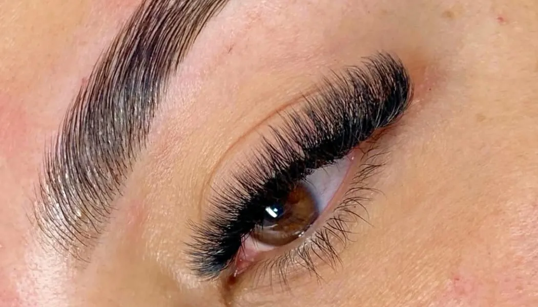 Woman Doll - Sourcils & cils Cenon - Woman Doll - Photo Galerie - OneBooking