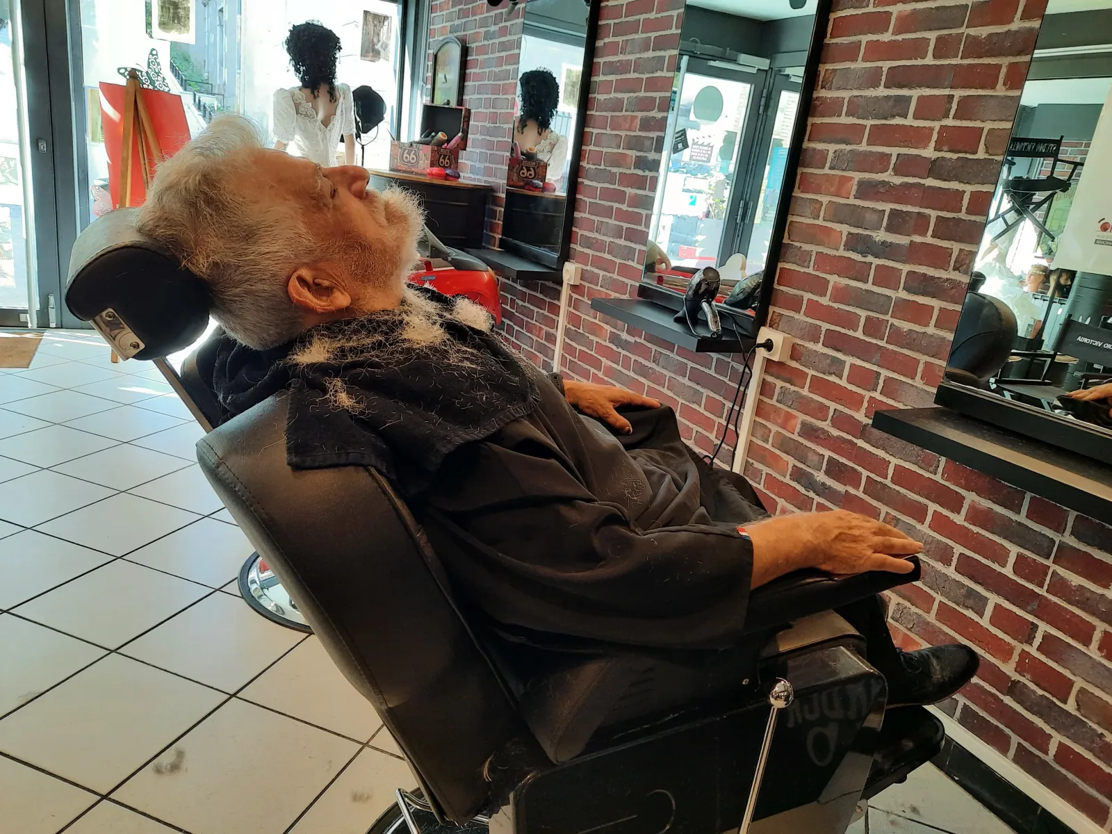 Studio Victoria - Coiffure Decize - Studio Victoria - Photo Galerie - OneBooking