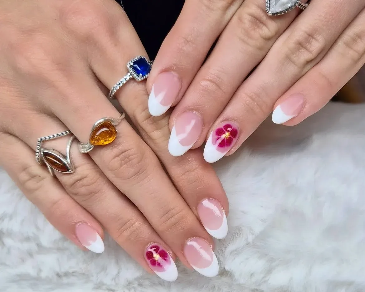 SL Nails - Onglerie Cognac - SL Nails - Photo Galerie - OneBooking