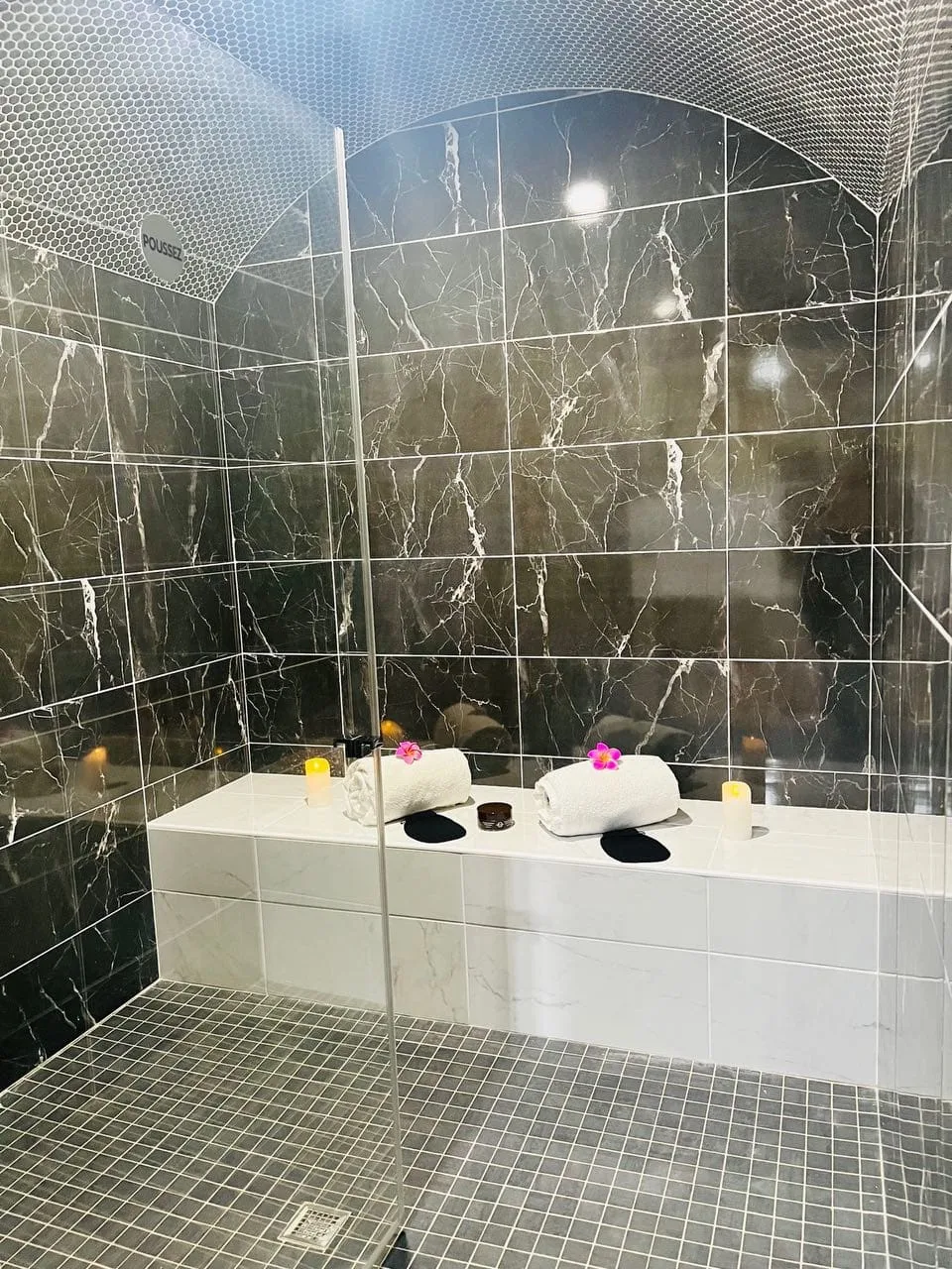 Le Boudoir 86 SPA - Onglerie Biard - Le Boudoir 86 SPA - Photo Galerie - OneBooking