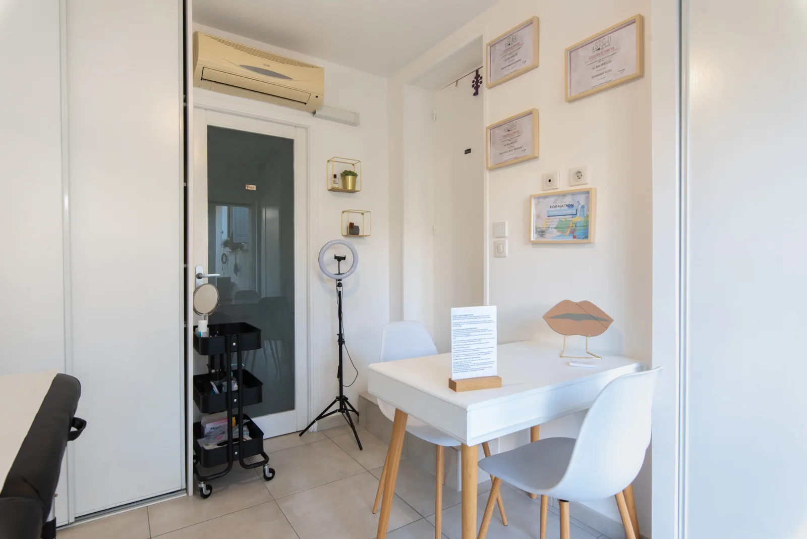Mademoiselle Lily - Institut de beauté Pérols - Mademoiselle Lily - Photo Galerie - OneBooking