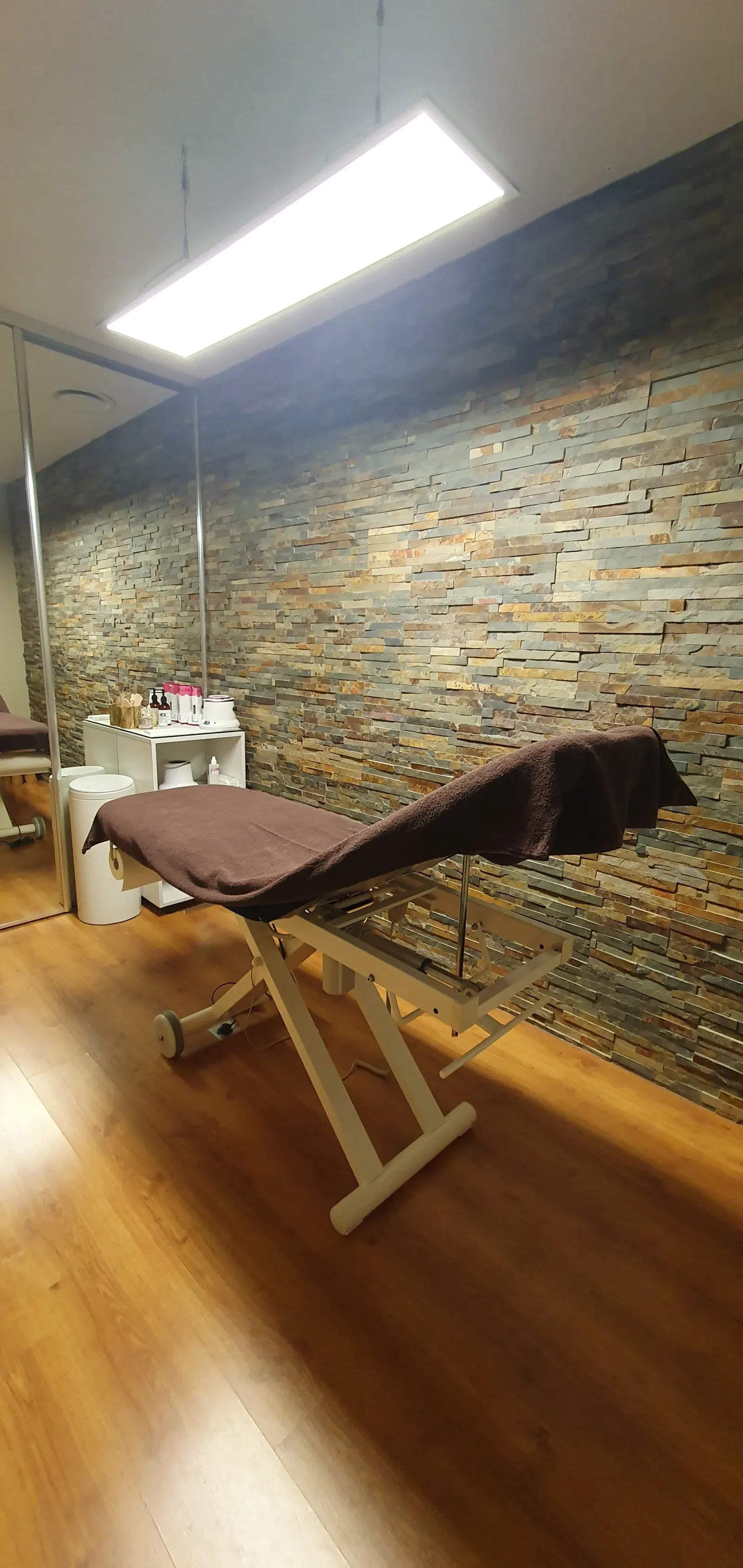 Maison de beauté - Onglerie Romans-sur-Isère - Maison de beauté - Photo Galerie - OneBooking