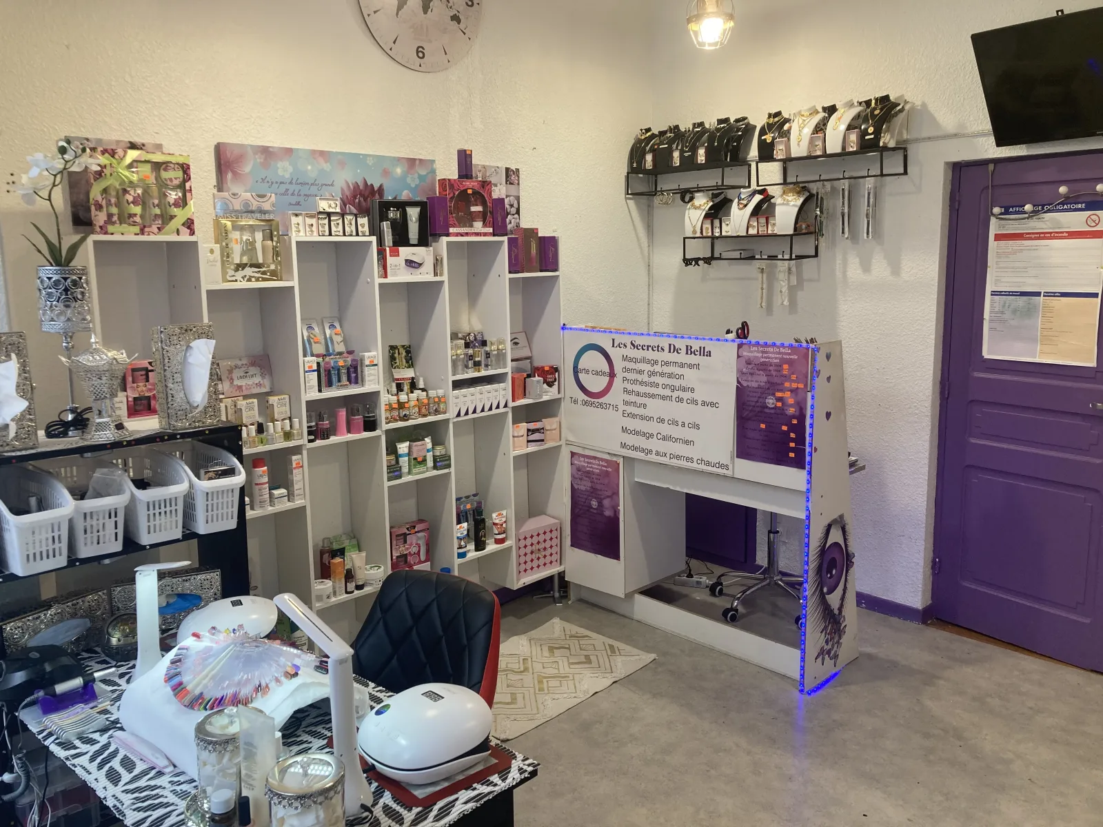 Les Secrets De Bella - Coiffure Saint-Claude - Les Secrets De Bella - Photo Galerie - OneBooking