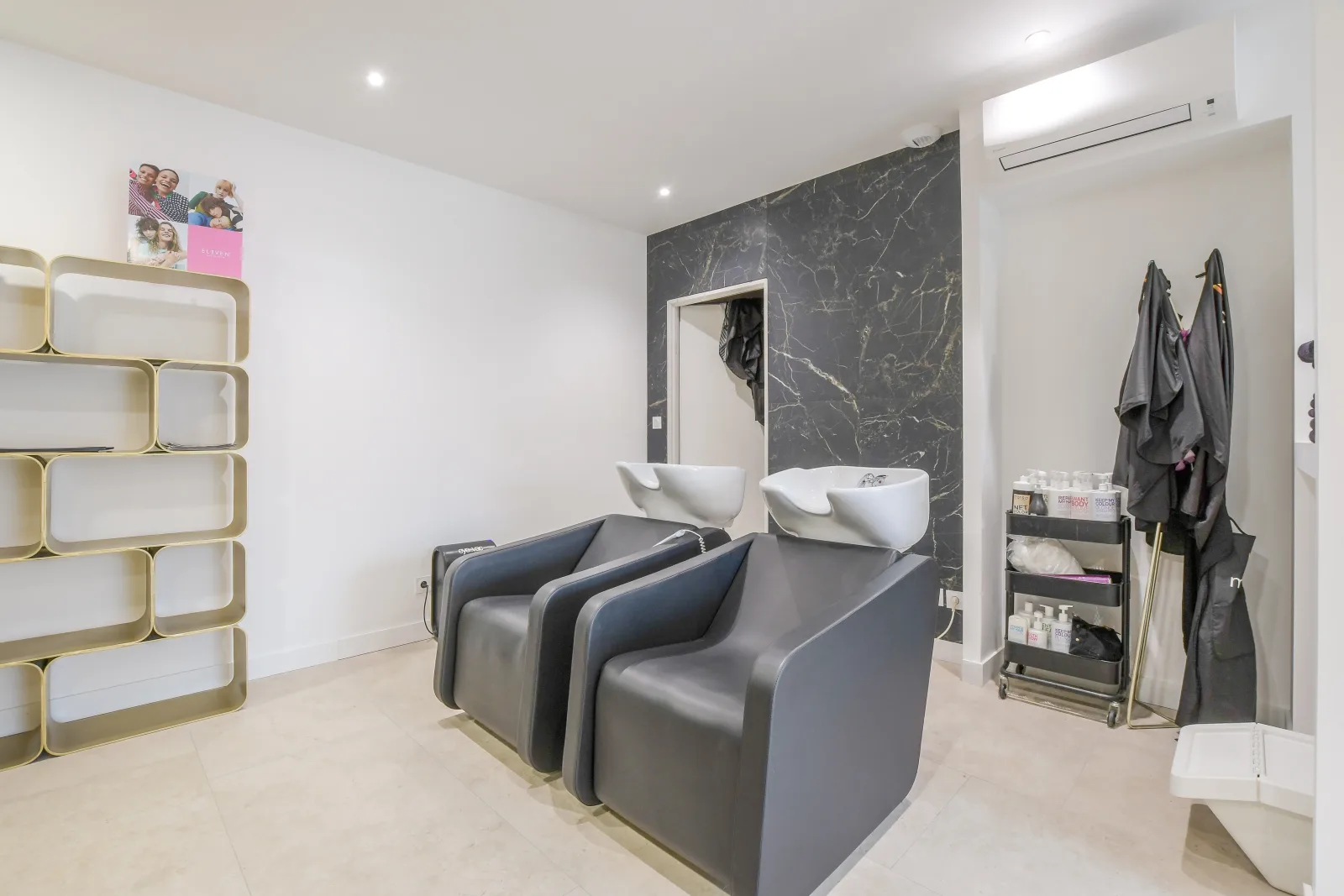 Le kiosque - Jean Eloi Vitry Coiffeur mixte barbier - Coiffure Carbonne - Le kiosque - Jean Eloi Vitry Coiffeur mixte barbier - Photo Galerie - OneBooking