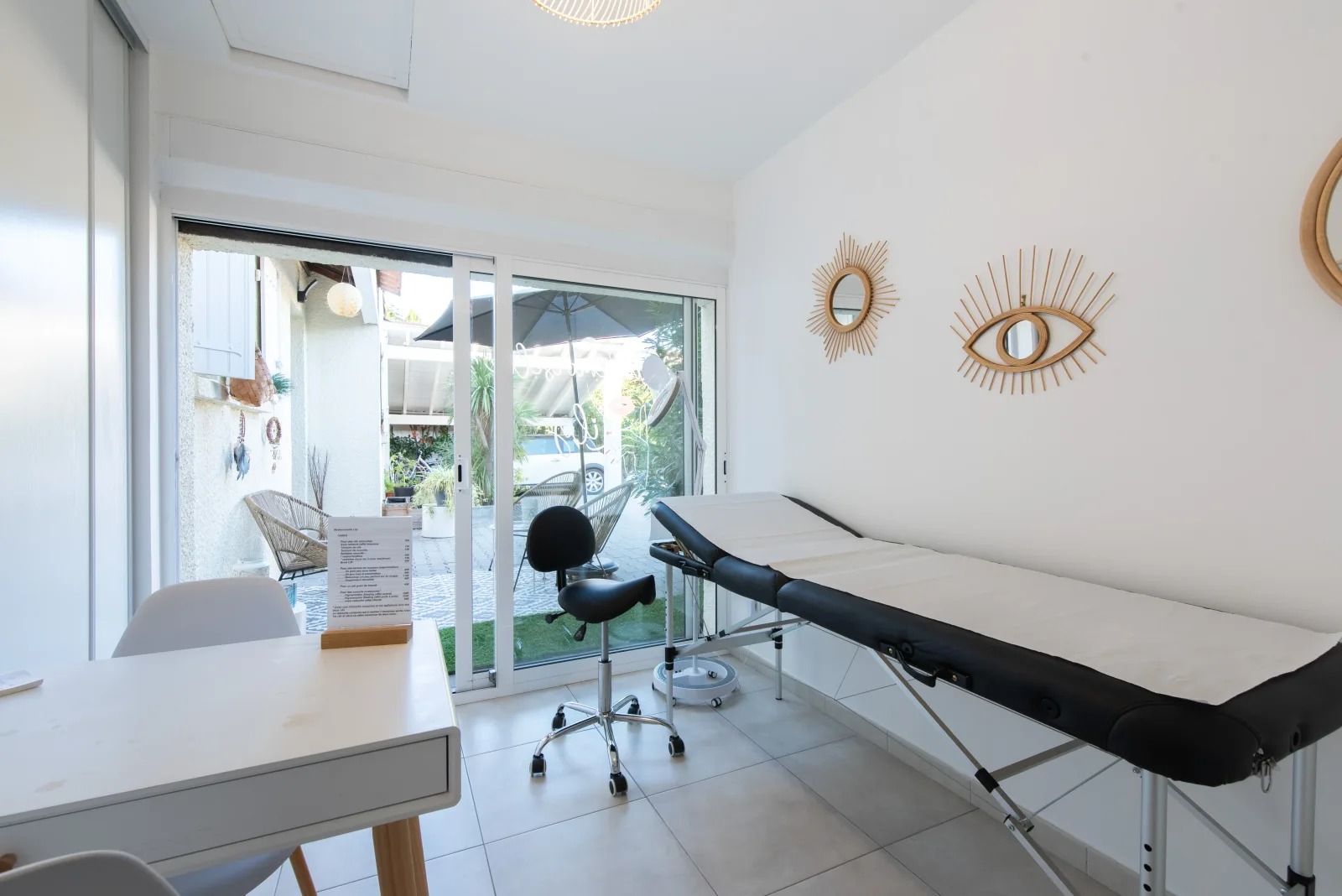 Mademoiselle Lily - Institut de beauté Pérols - Mademoiselle Lily - Photo Galerie - OneBooking