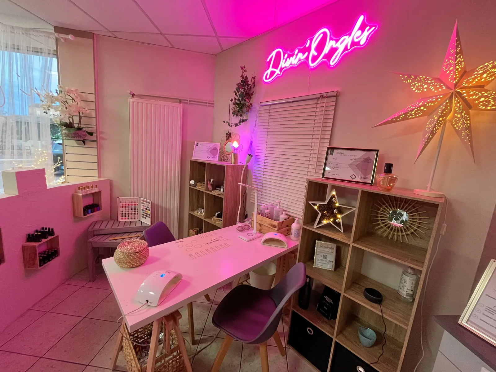 Divin Ongles - Onglerie Roanne - Divin Ongles - Photo Galerie - OneBooking