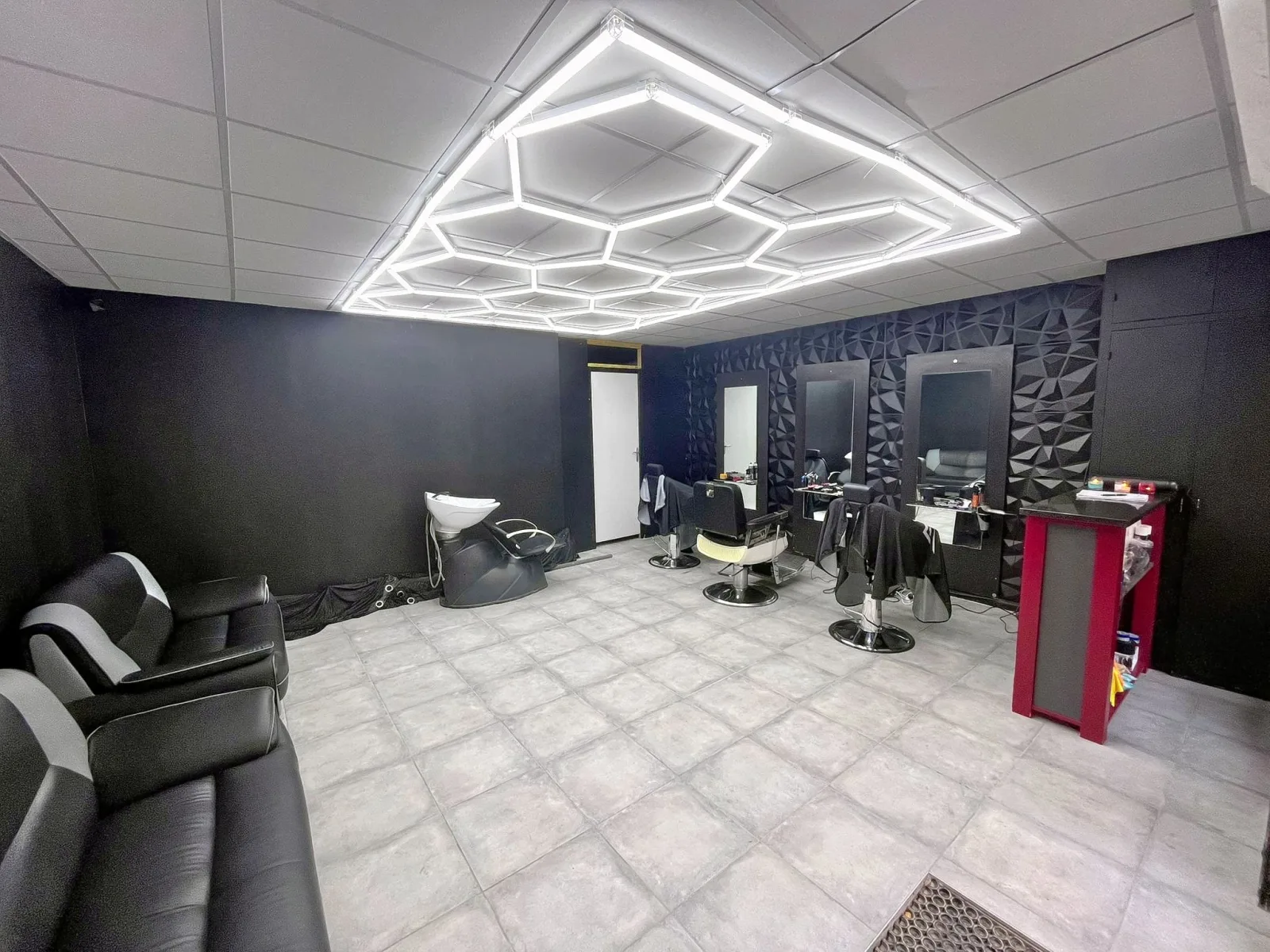 SHAMPOUPOU BARBER  VIC - Coiffure Vic-en-Bigorre - SHAMPOUPOU BARBER  VIC - Photo Galerie - OneBooking