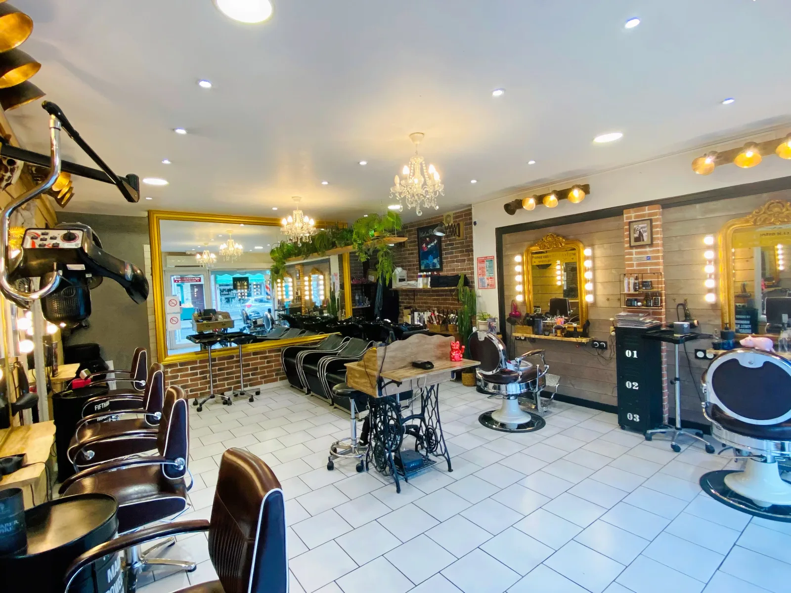 Salon Michel - Coiffure Le Pradet - Salon Michel - Photo Galerie - OneBooking