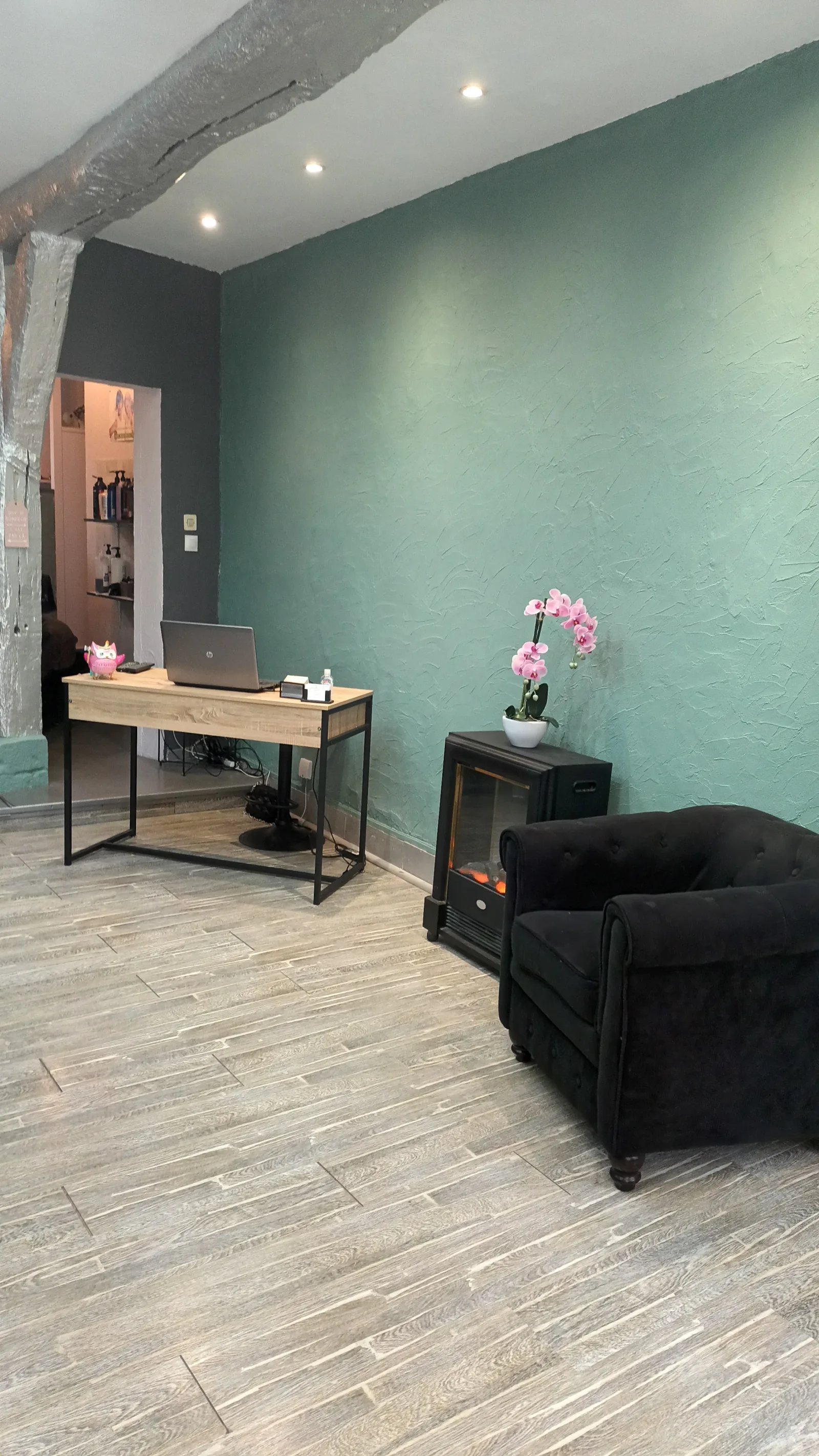 JUST POUR ELLE - Coiffure Louviers - JUST POUR ELLE - Photo Galerie - OneBooking