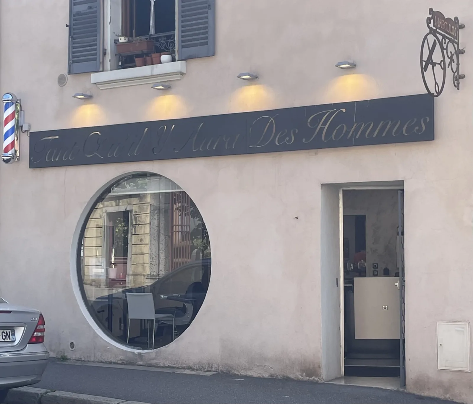 Tant qu’il y aura des hommes by Céline - Coiffure Saint-Genis-Laval - Tant qu’il y aura des hommes by Céline - Photo Galerie - OneBooking