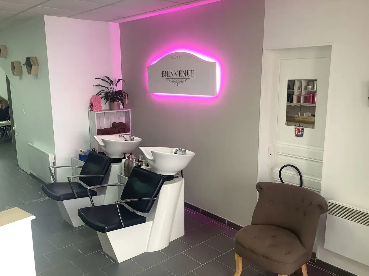 Emie’ Création - Coiffure Saint-Savinien - Emie’ Création - Photo Galerie - OneBooking