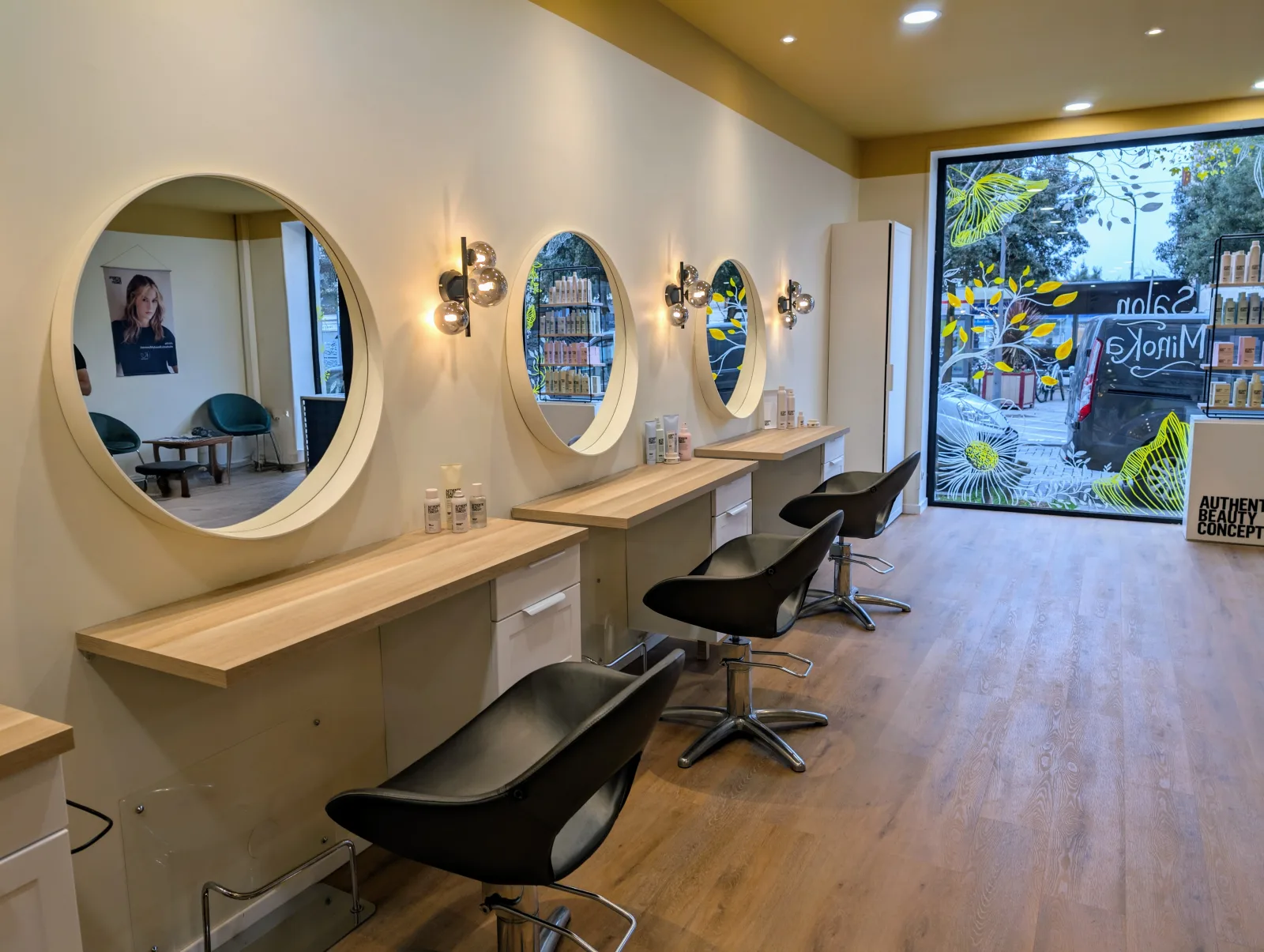 Salon Minoka - Coiffure Châtillon - Salon Minoka - Photo Galerie - OneBooking