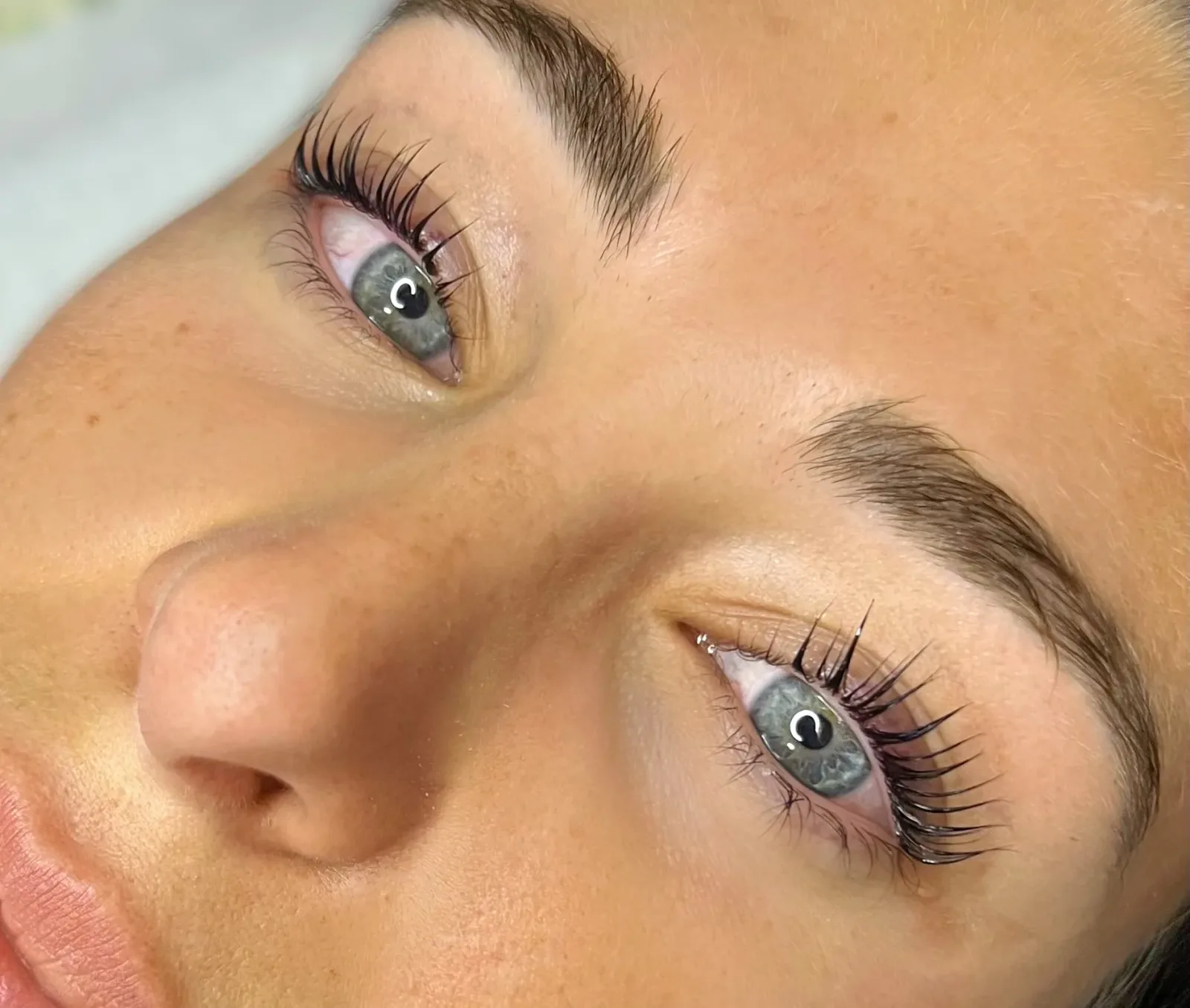 Madame Cils - Sourcils & cils Illkirch-Graffenstaden - Madame Cils - Photo Galerie - OneBooking