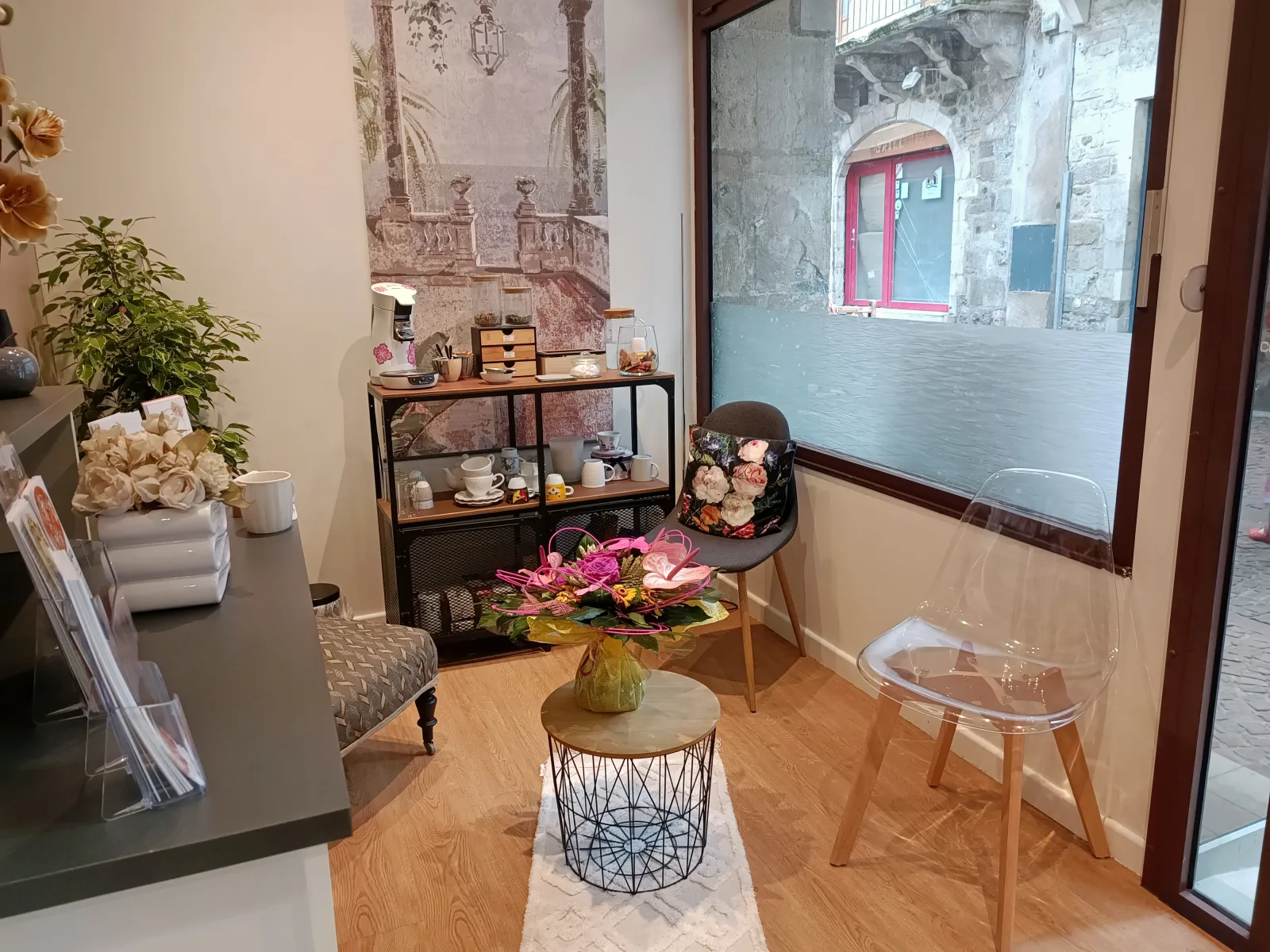 DOUCE'HEURE - Onglerie Villefranche-de-Rouergue - DOUCE'HEURE - Photo Galerie - OneBooking