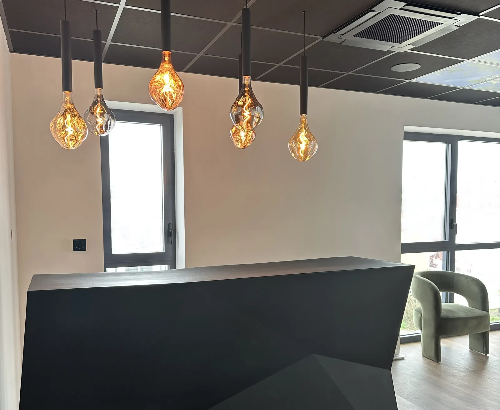 OMBELLIA - Institut de beauté Saint-Just-Saint-Rambert - OMBELLIA - Photo Galerie - OneBooking