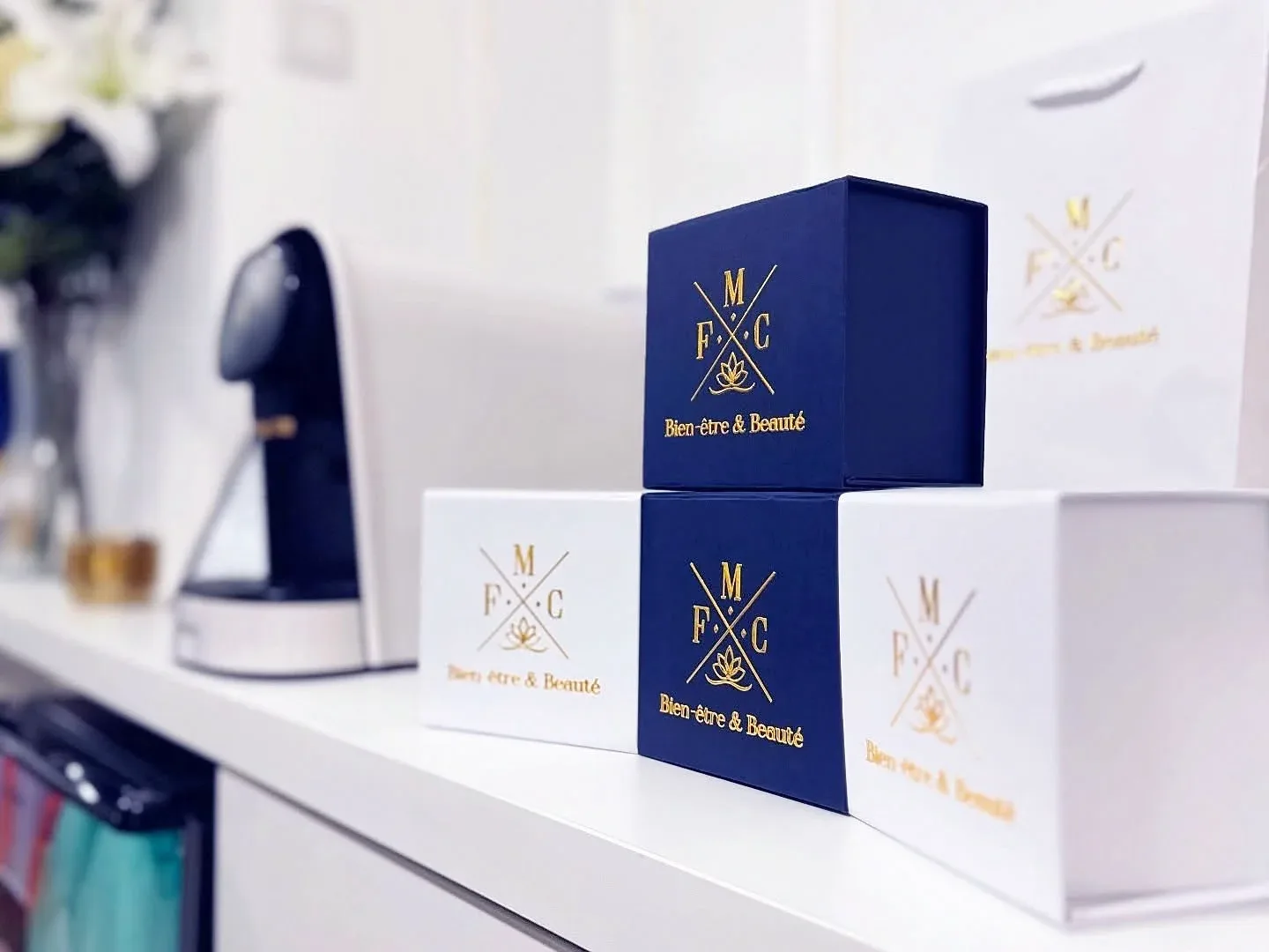 #Mademoiz'elle by FMC Concept (Esthétique, Massage et Ongles) - Institut de beauté La Crau - #Mademoiz'elle by FMC Concept (Esthétique, Massage et Ongles) - Photo Galerie - OneBooking