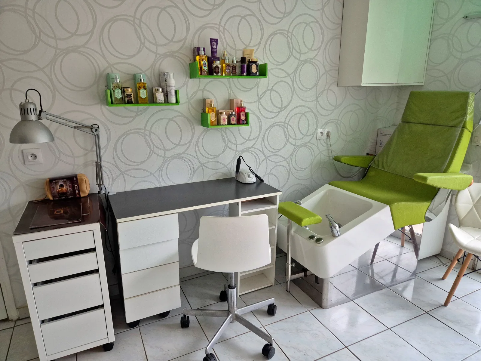 Desseida Salon de beauté - Onglerie Villeneuve-Saint-Georges - Desseida Salon de beauté - Photo Galerie - OneBooking