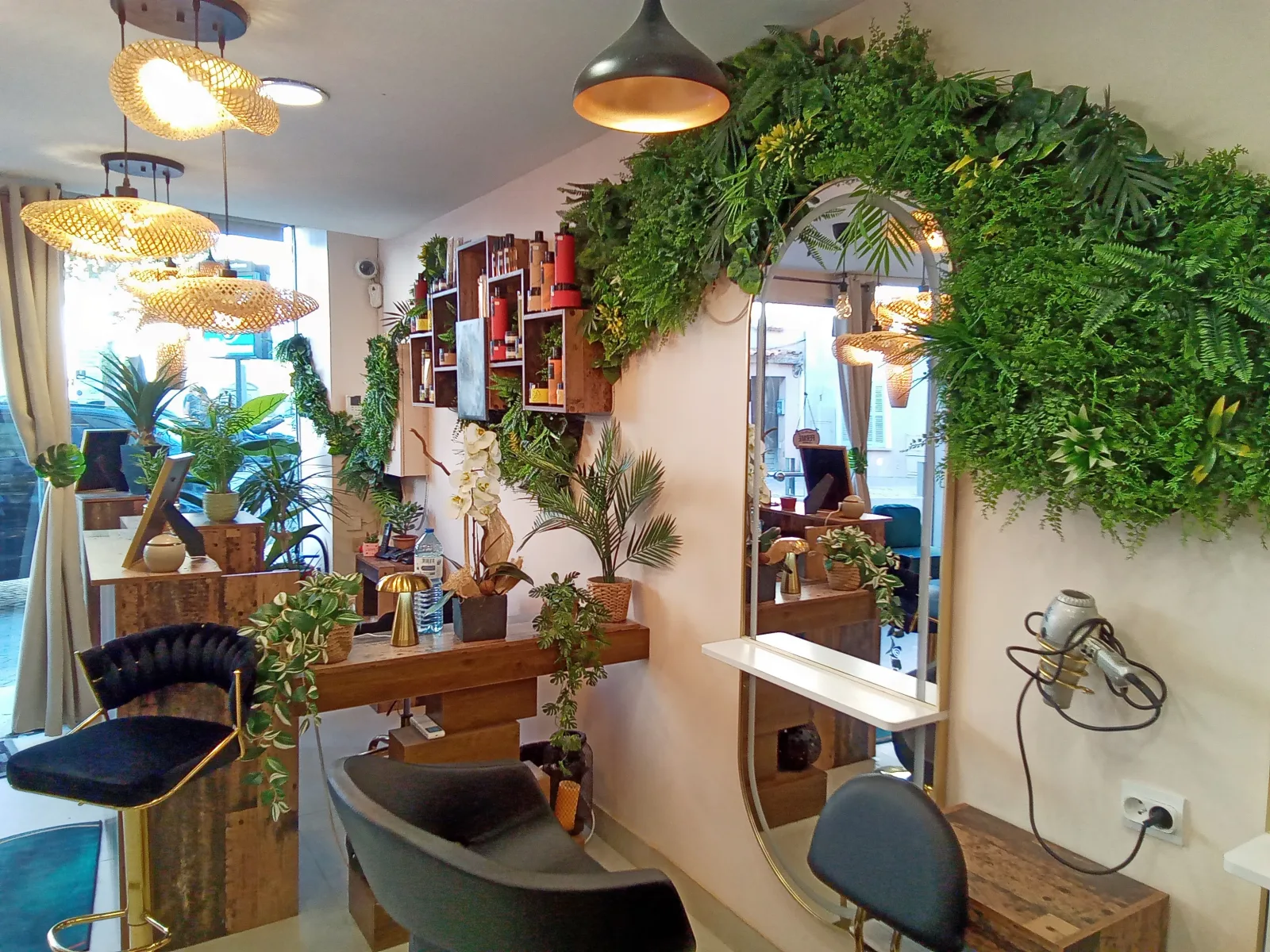 W & M - Coiffure La Crau - W & M - Photo Galerie - OneBooking