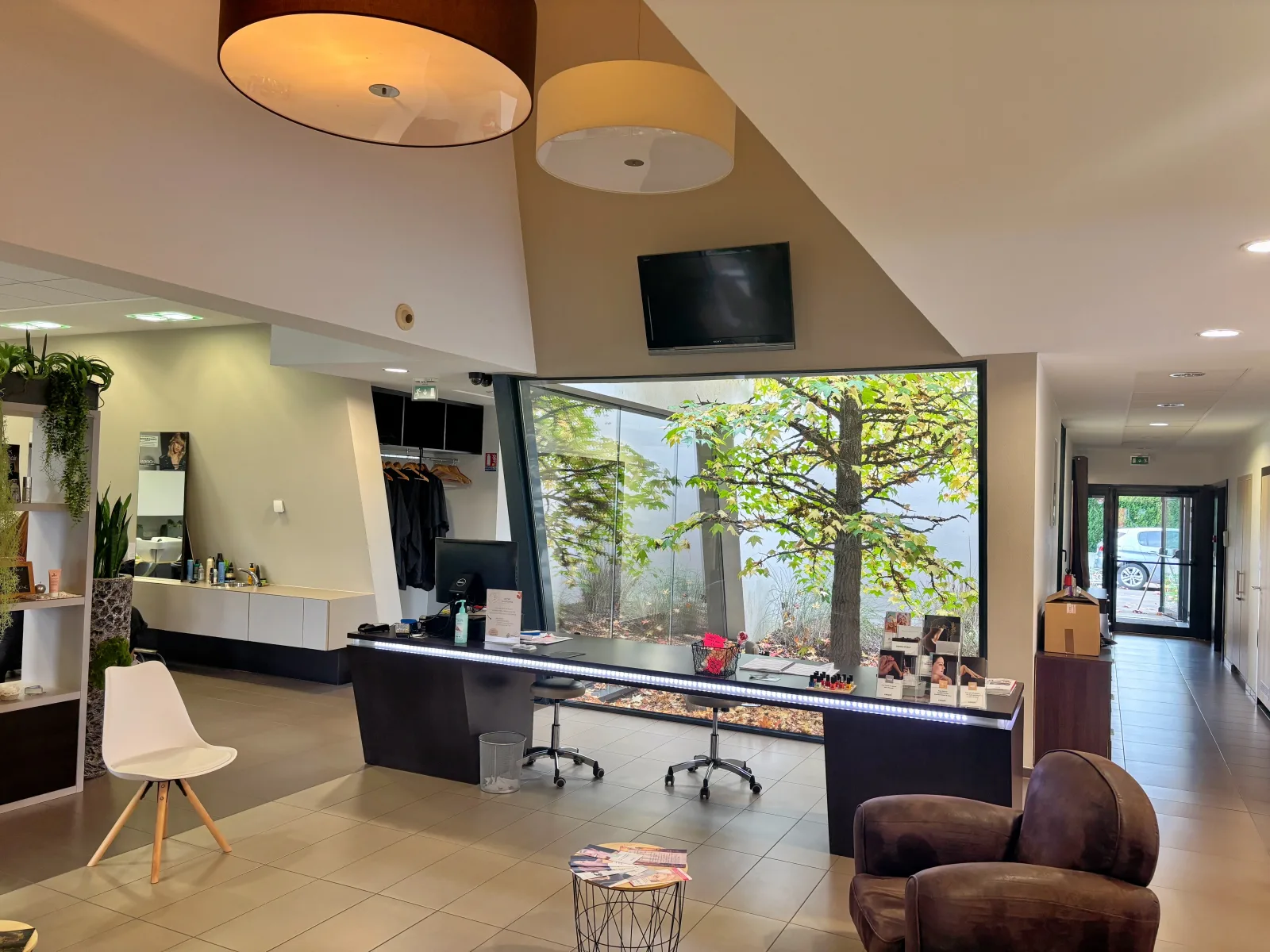 Un Atelier Pour Soi Coiffure - Coiffure Thann - Un Atelier Pour Soi Coiffure - Photo Galerie - OneBooking