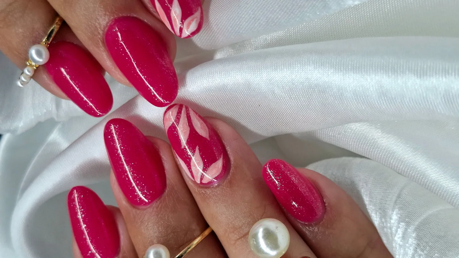 Divin’Ongles - Beauté-Regard - Ongles & Cils - Onglerie Villefranche-de-Rouergue - Divin’Ongles - Beauté-Regard - Ongles & Cils - Photo Galerie - OneBooking