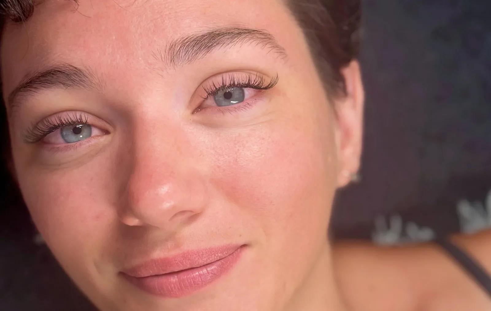 Mise en cils & beauté - Onglerie Le Teil - Mise en cils & beauté - Photo Galerie - OneBooking